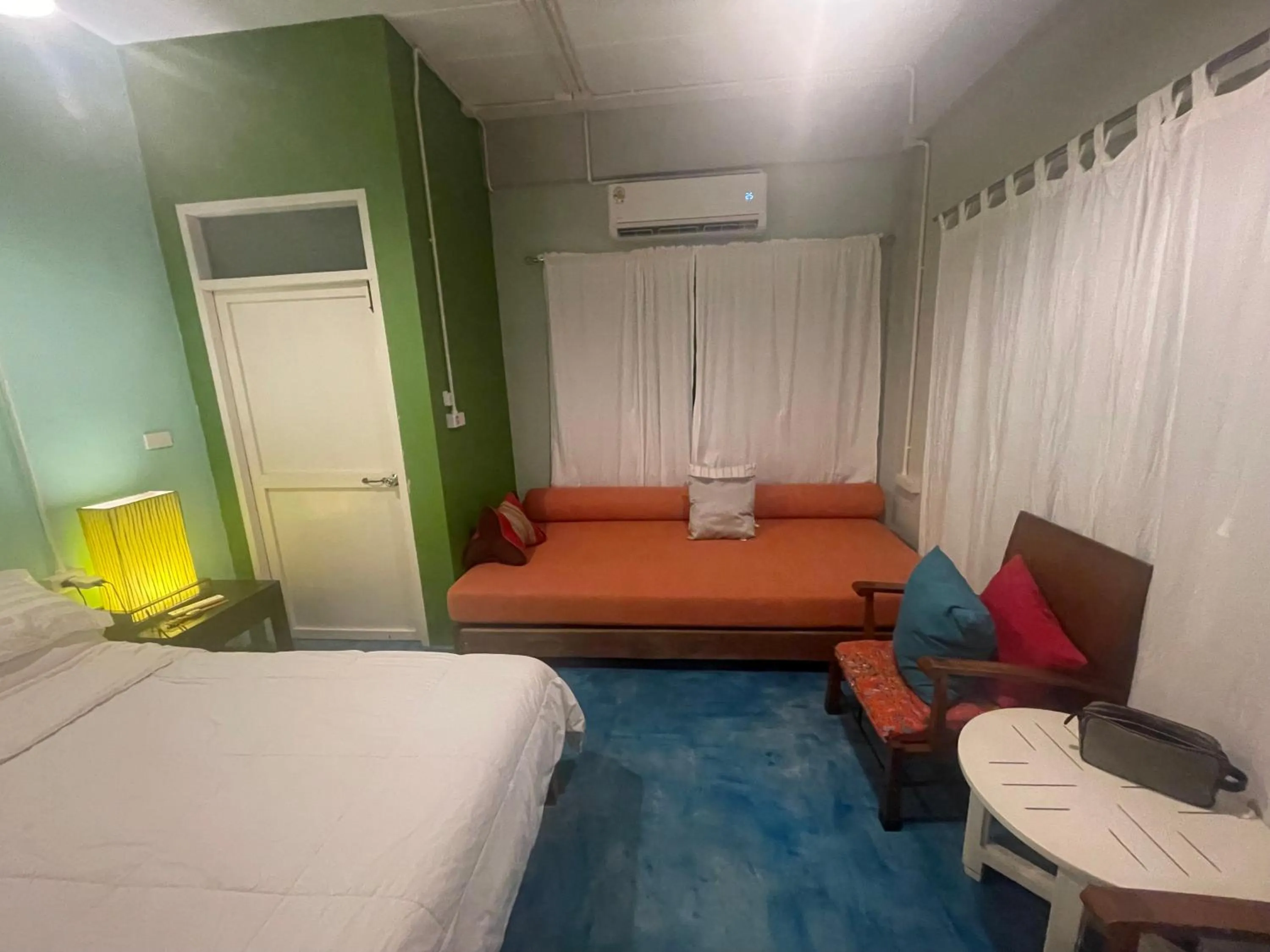 Bedroom, Bed in Golden Mango House