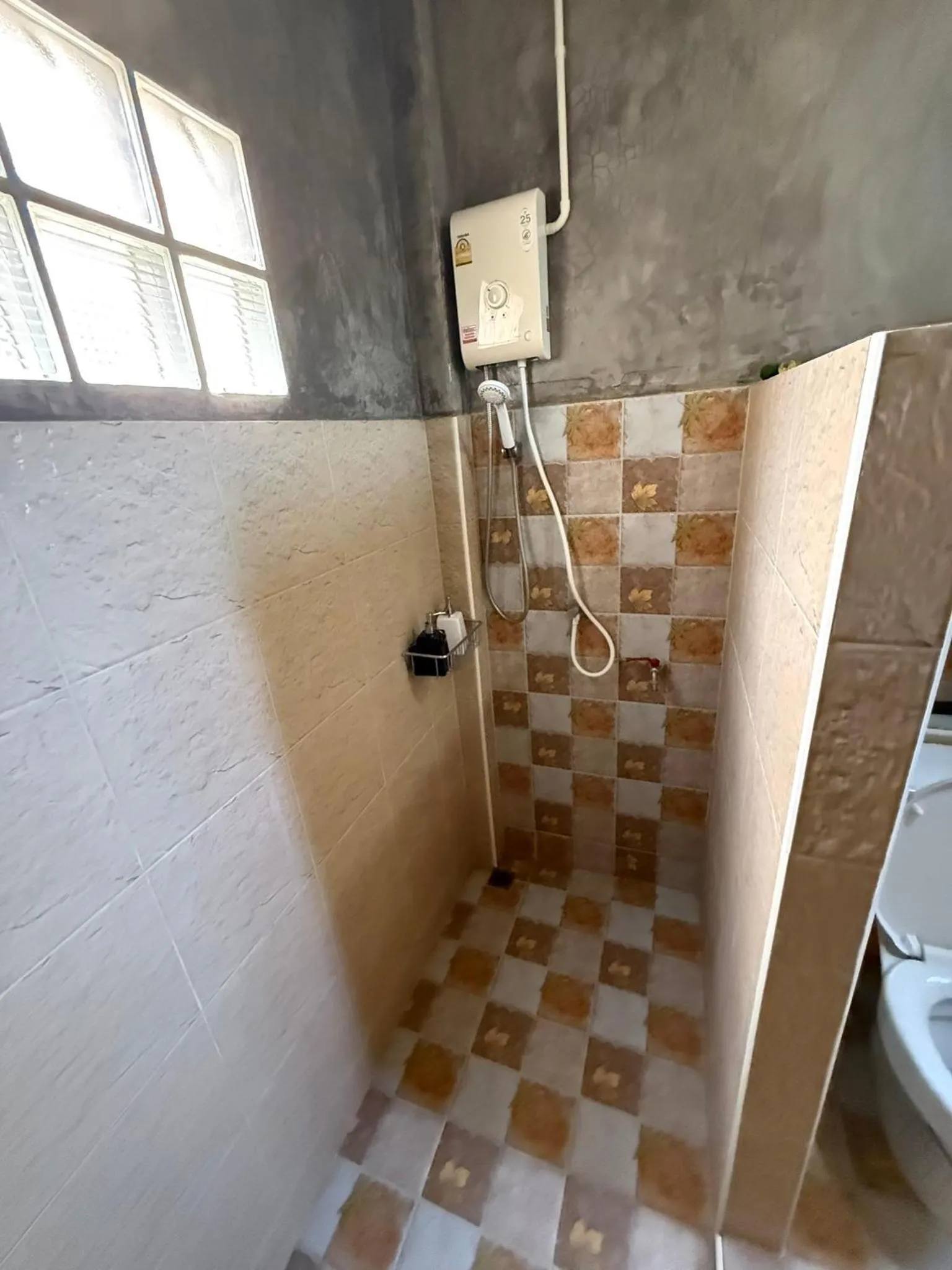 Shower in Golden Mango House