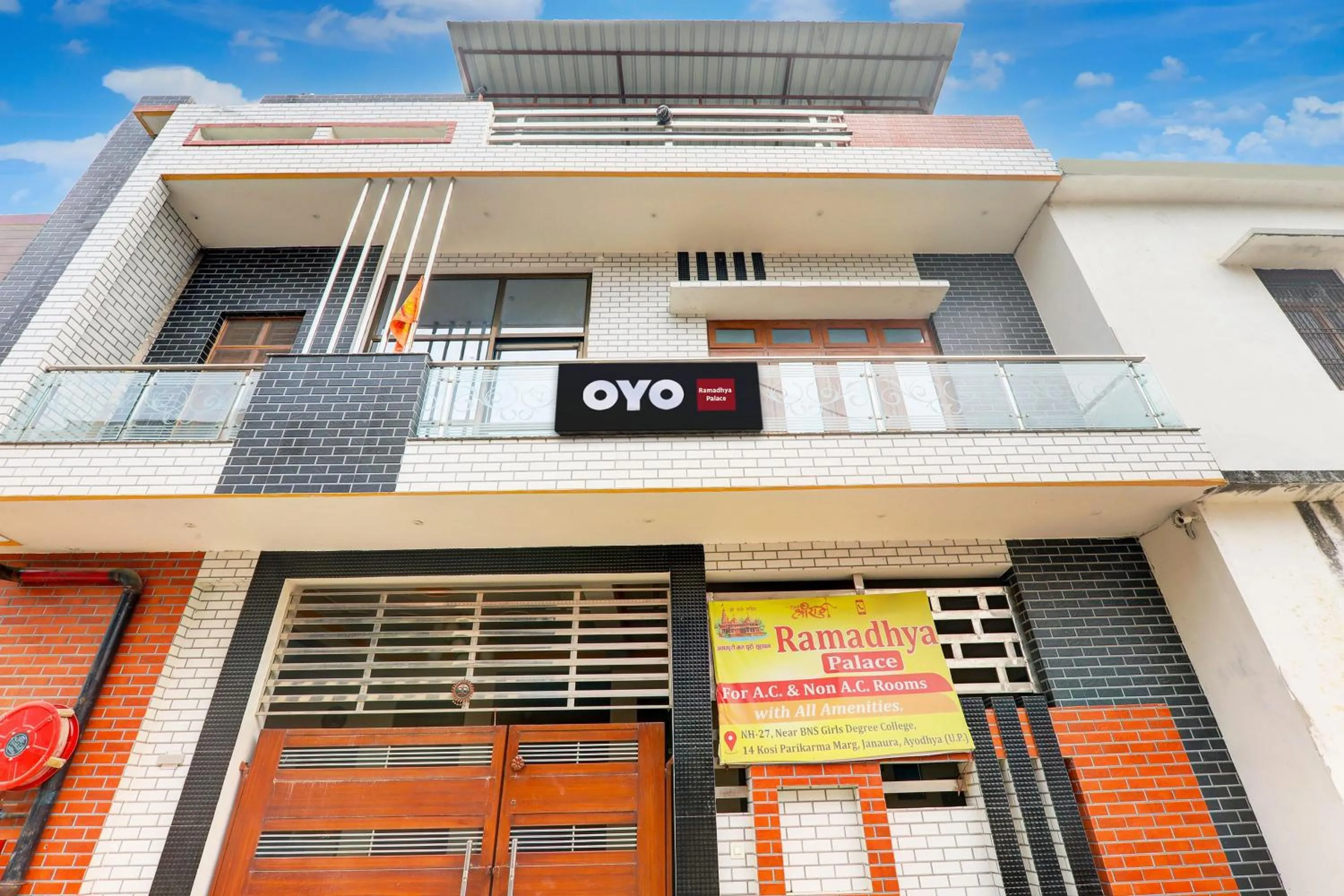 Facade/entrance in Hotel O Ramadhya Palace