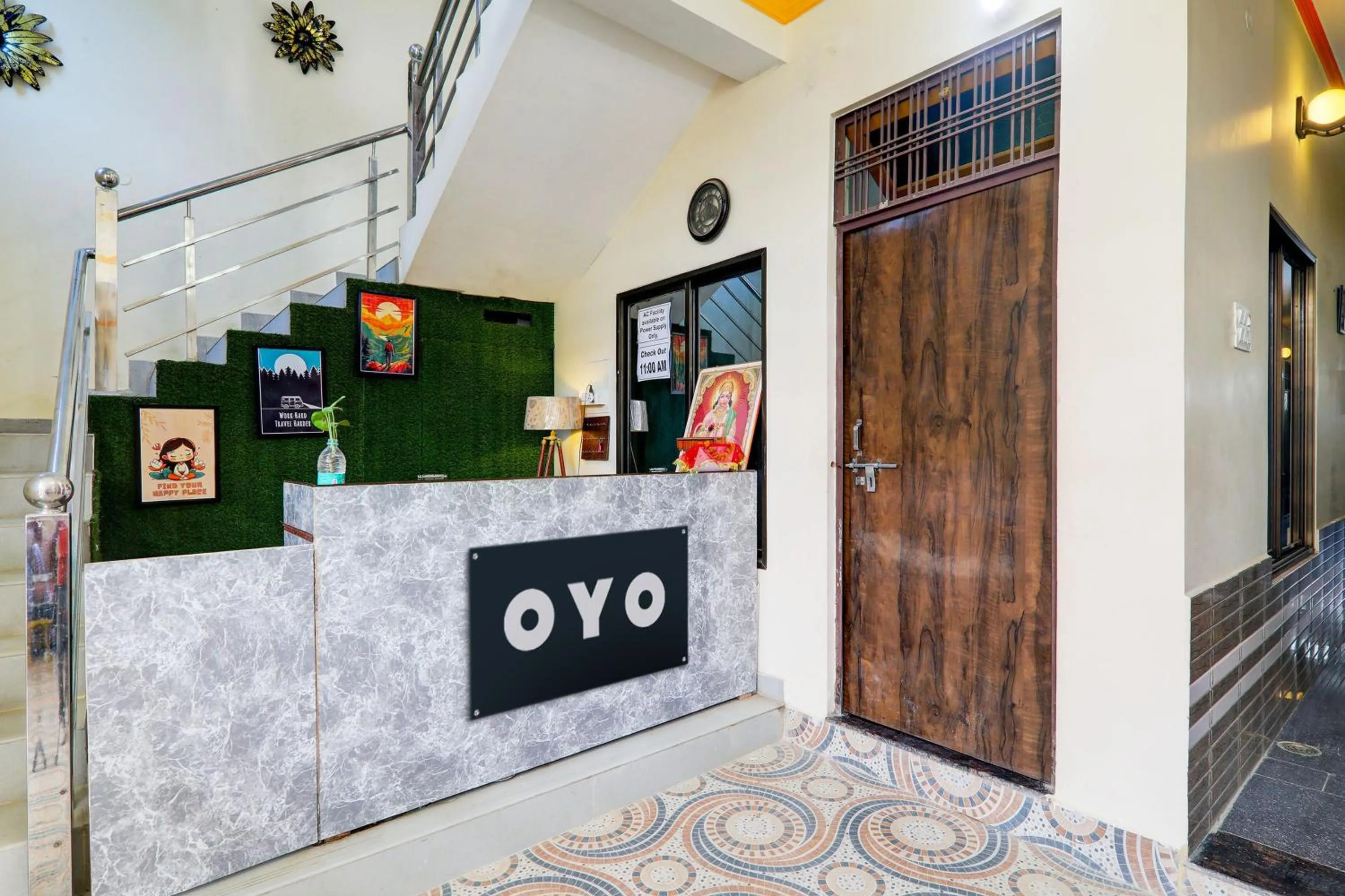 Lobby or reception in Hotel O Ramadhya Palace