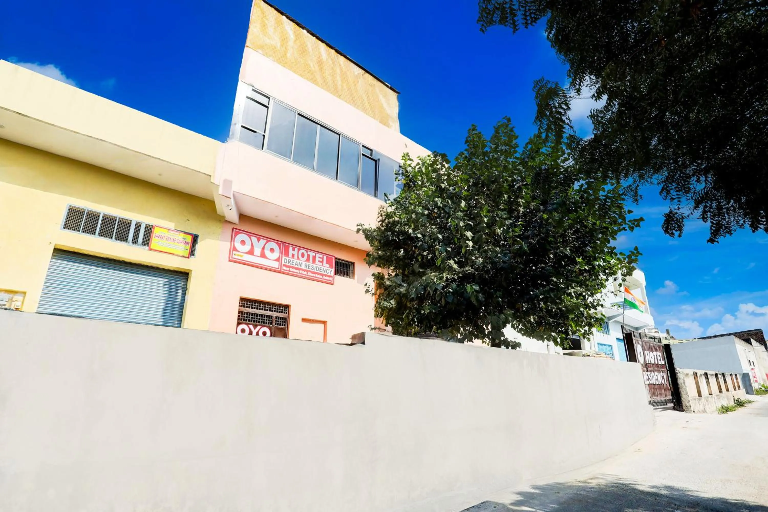 Facade/entrance in Super Hotel O Dream Residency