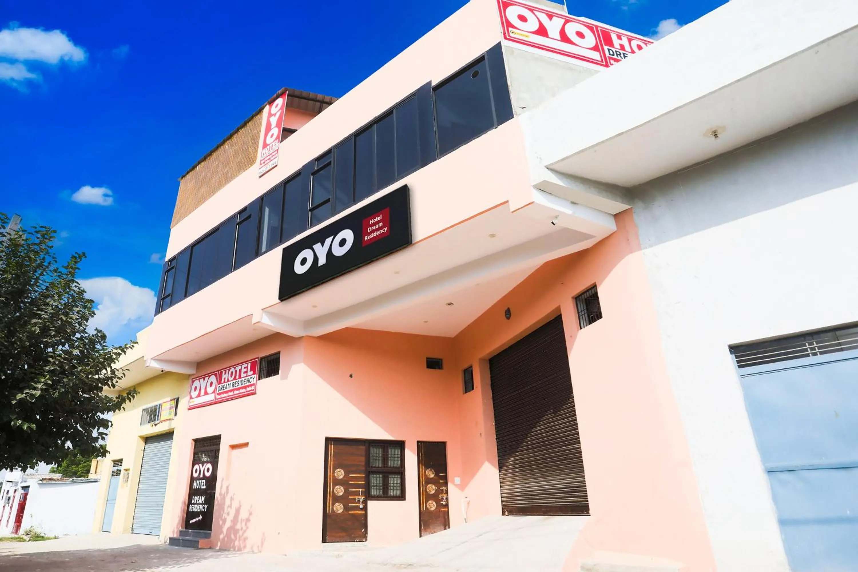 Facade/entrance in Super Hotel O Dream Residency