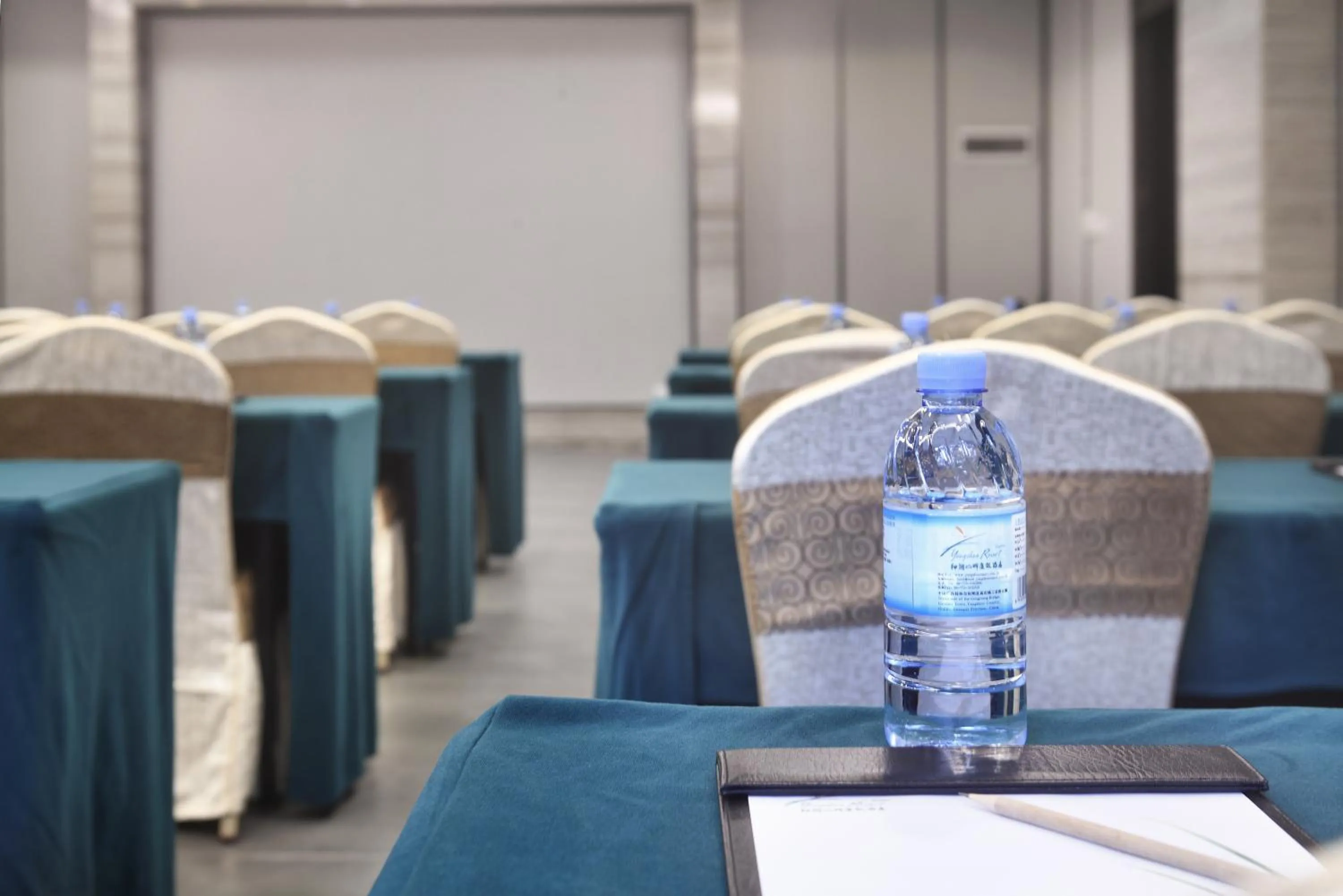 Meeting/conference room in Yangshuo Riverside Resorts Hotel