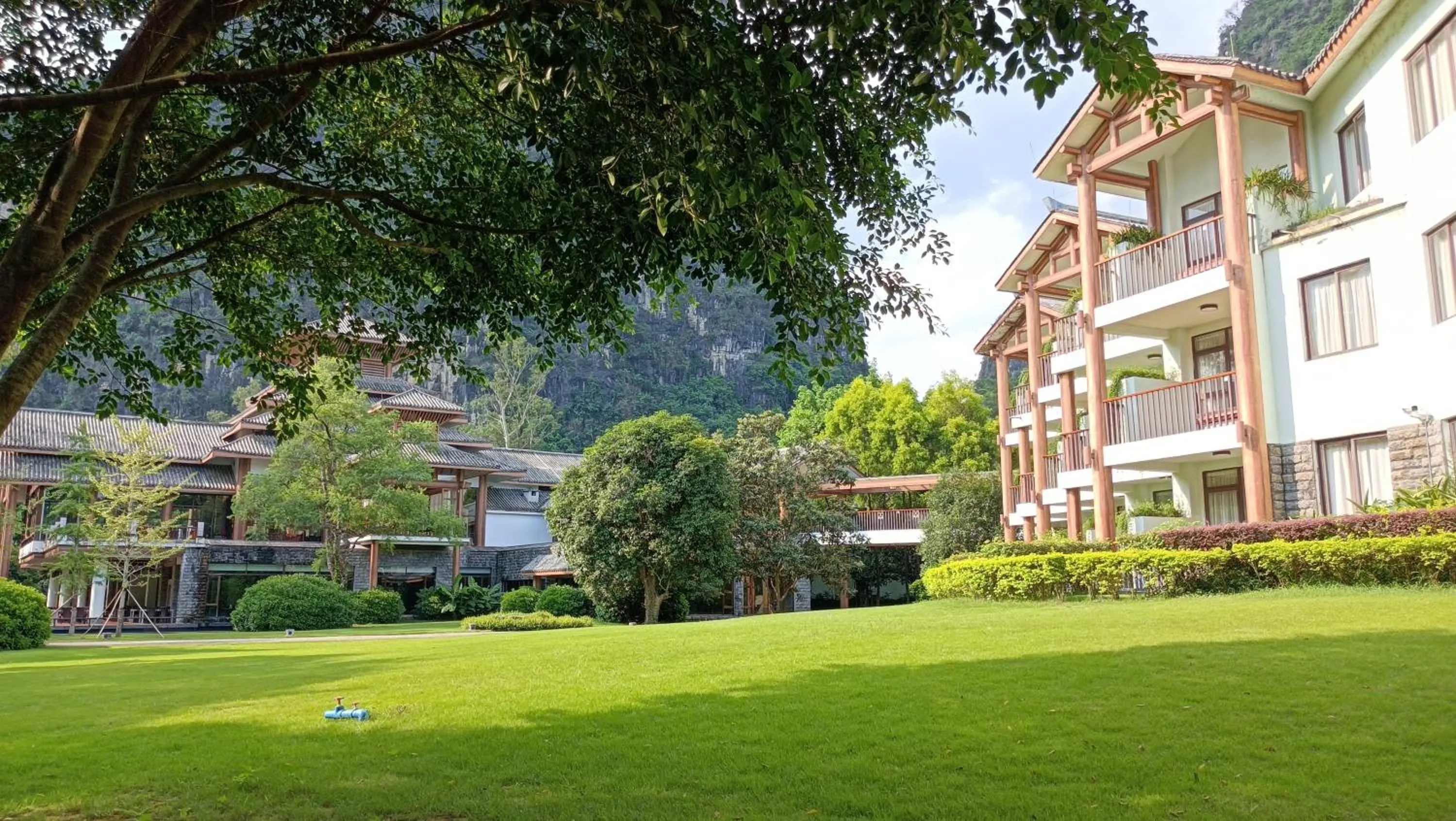 Garden in Yangshuo Riverside Resorts Hotel