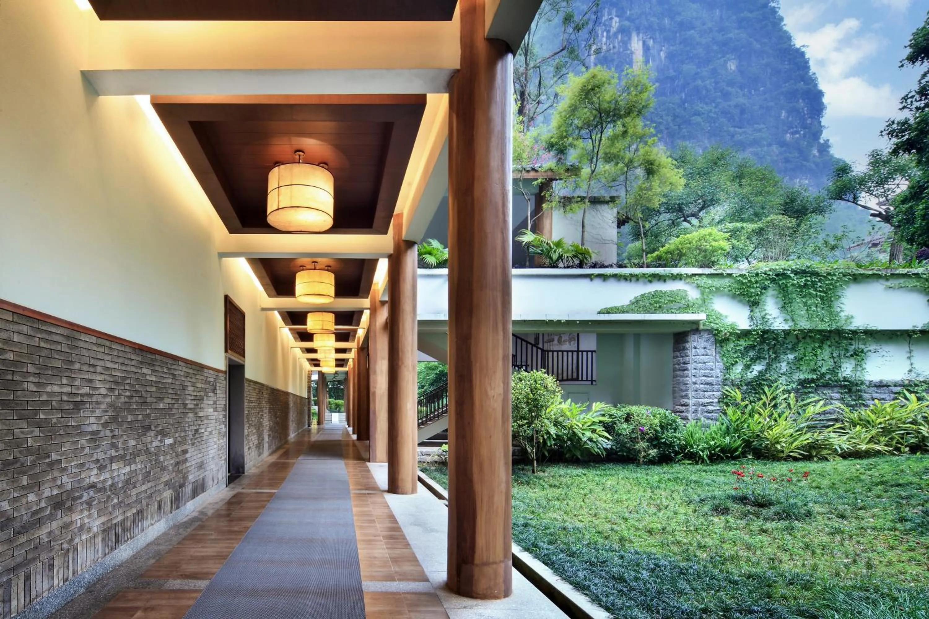 Day in Yangshuo Riverside Resorts Hotel