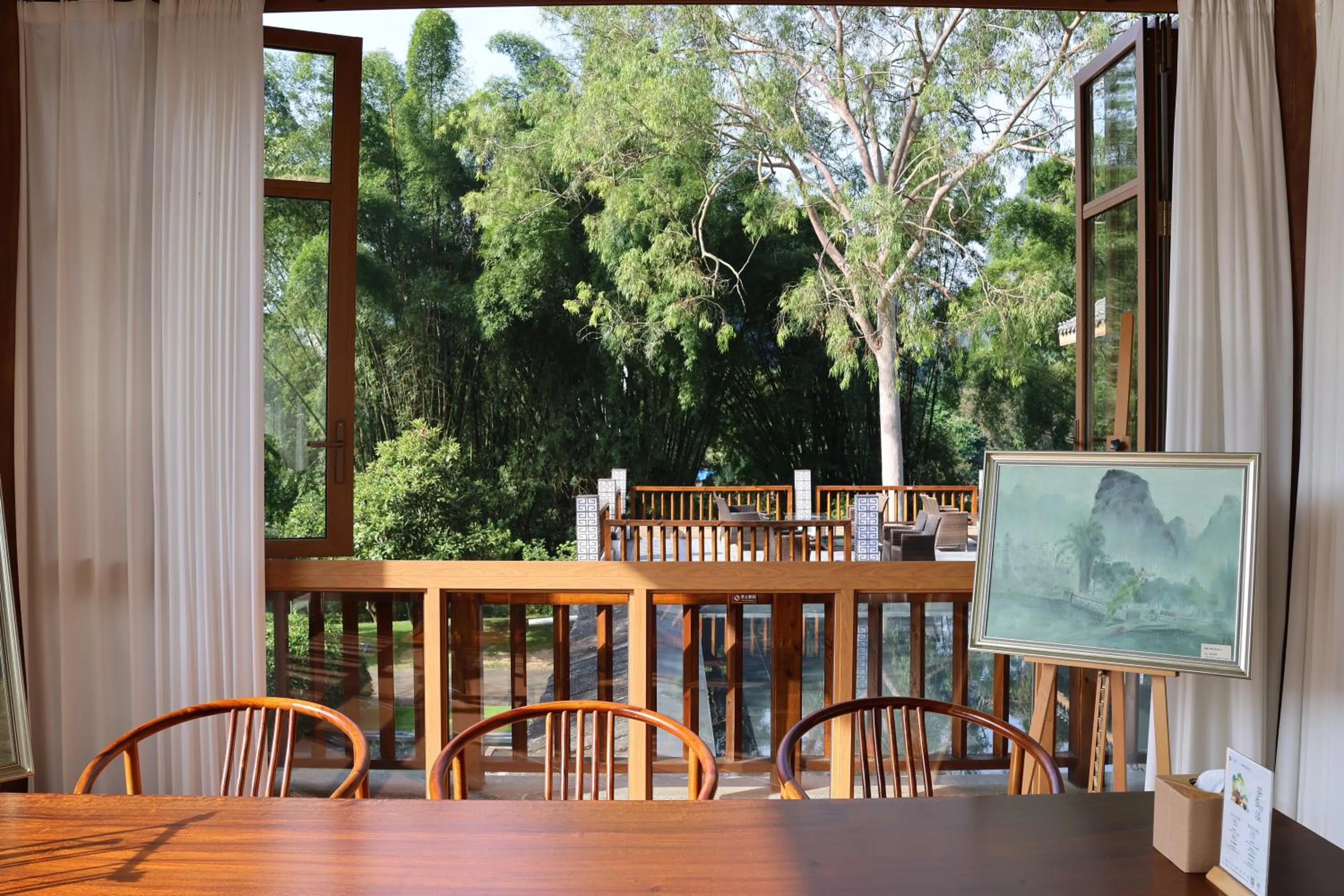 Seating area in Yangshuo Riverside Resorts Hotel