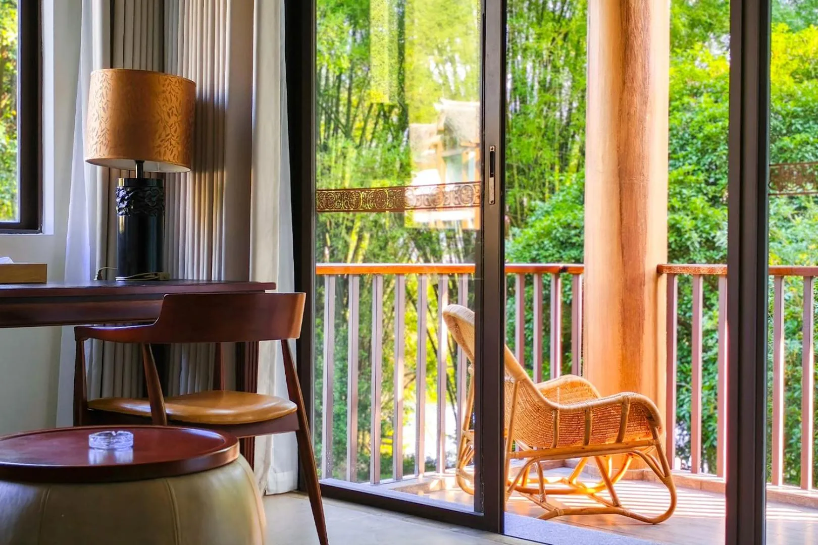 Balcony/Terrace in Yangshuo Riverside Resorts Hotel