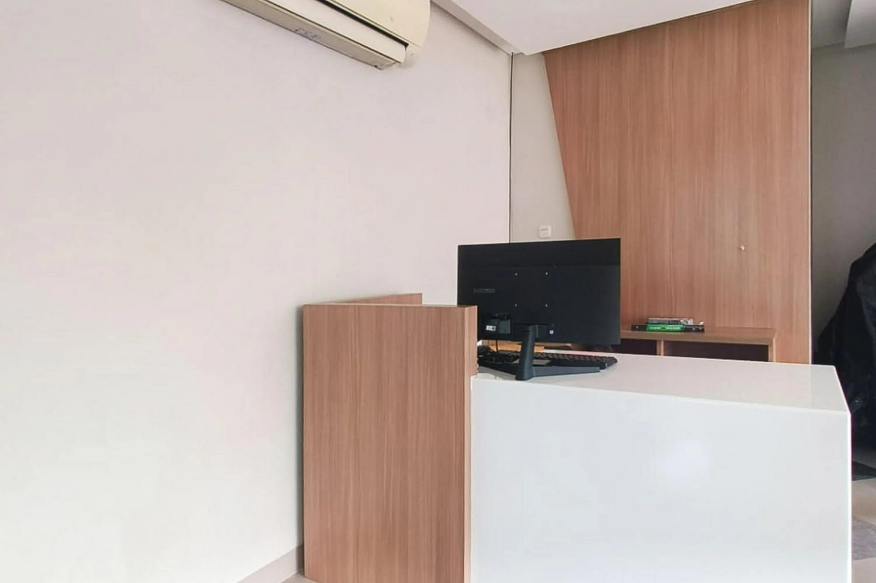 Lobby or reception in Urbanview Greenville Jakarta