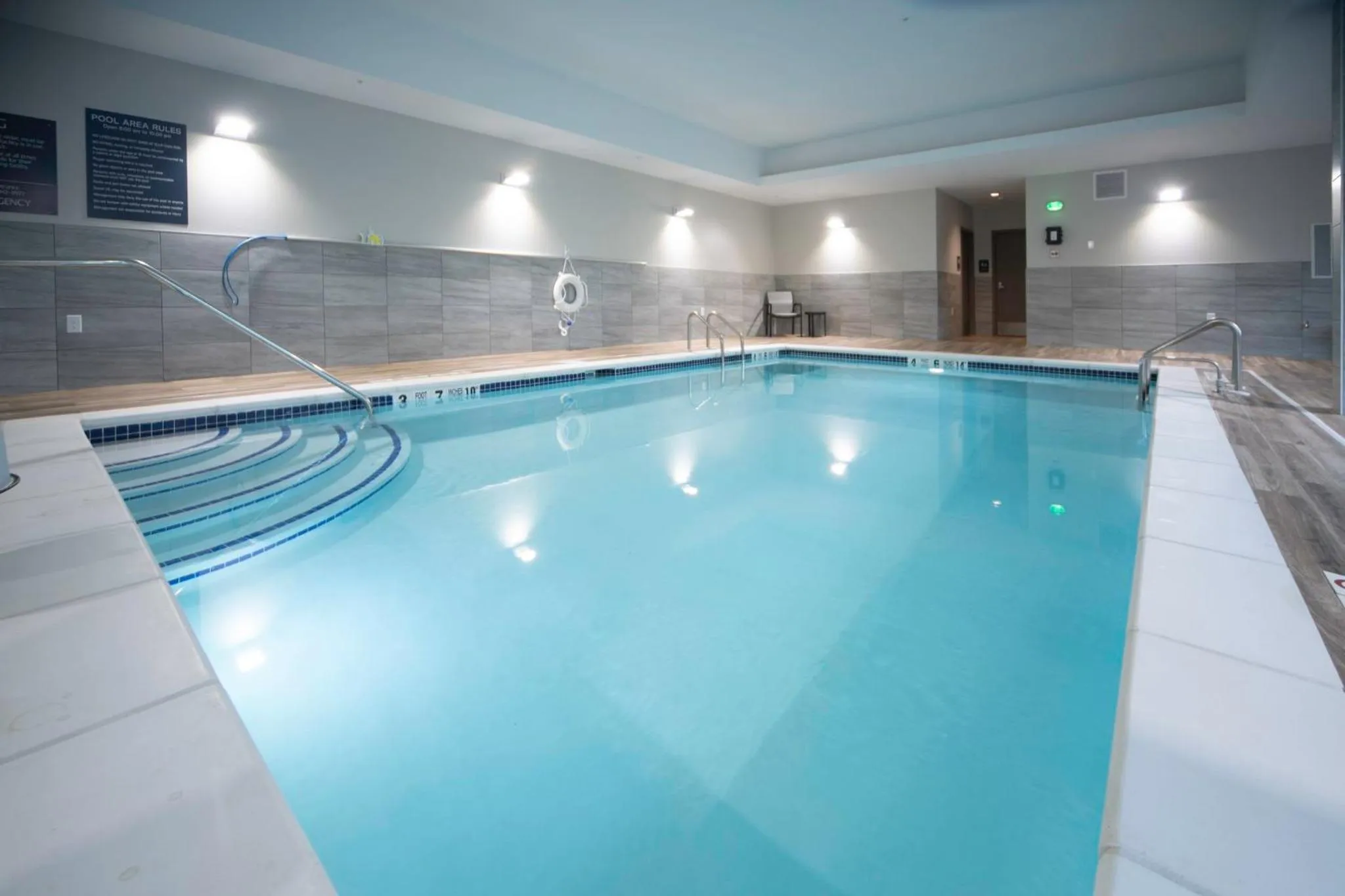 Swimming pool in Candlewood Suites Middletown - Goshen by IHG