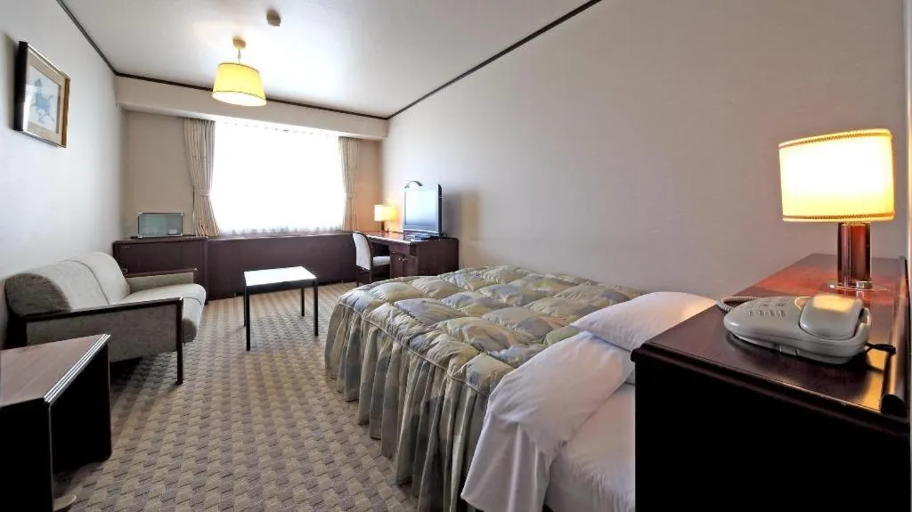 Bed in Gifu Grand Hotel