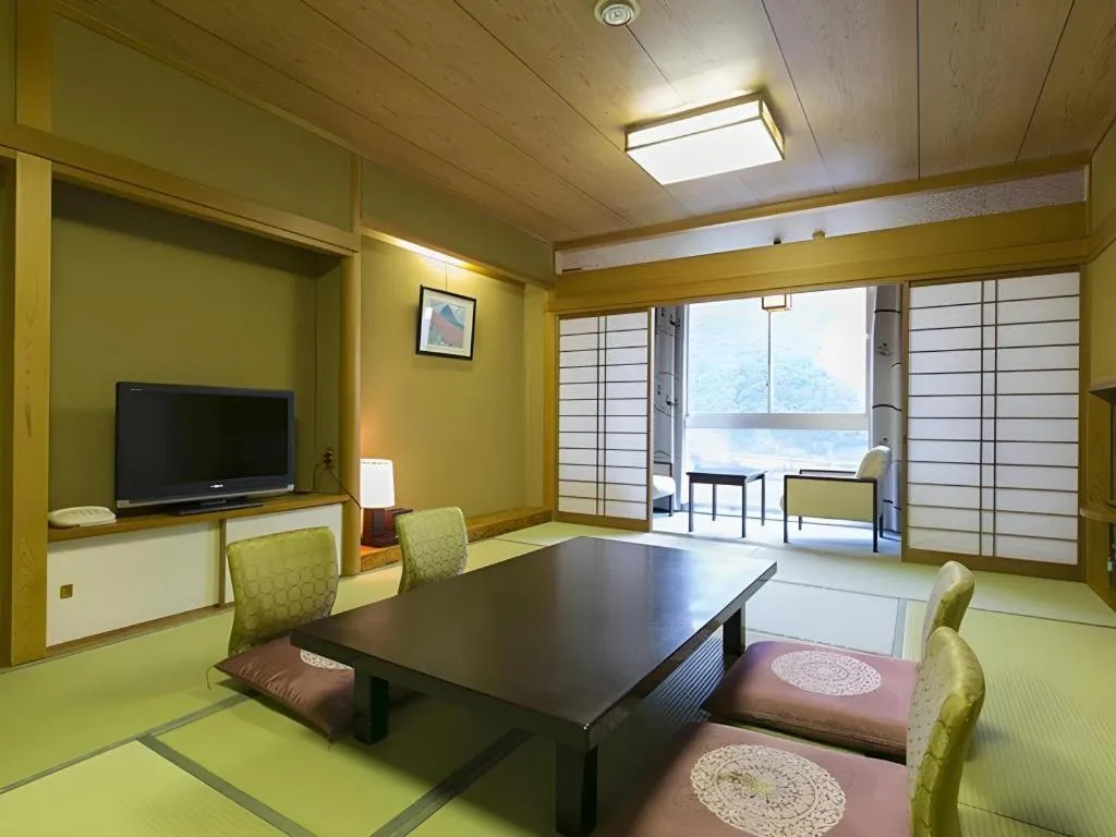 Bed in Gifu Grand Hotel