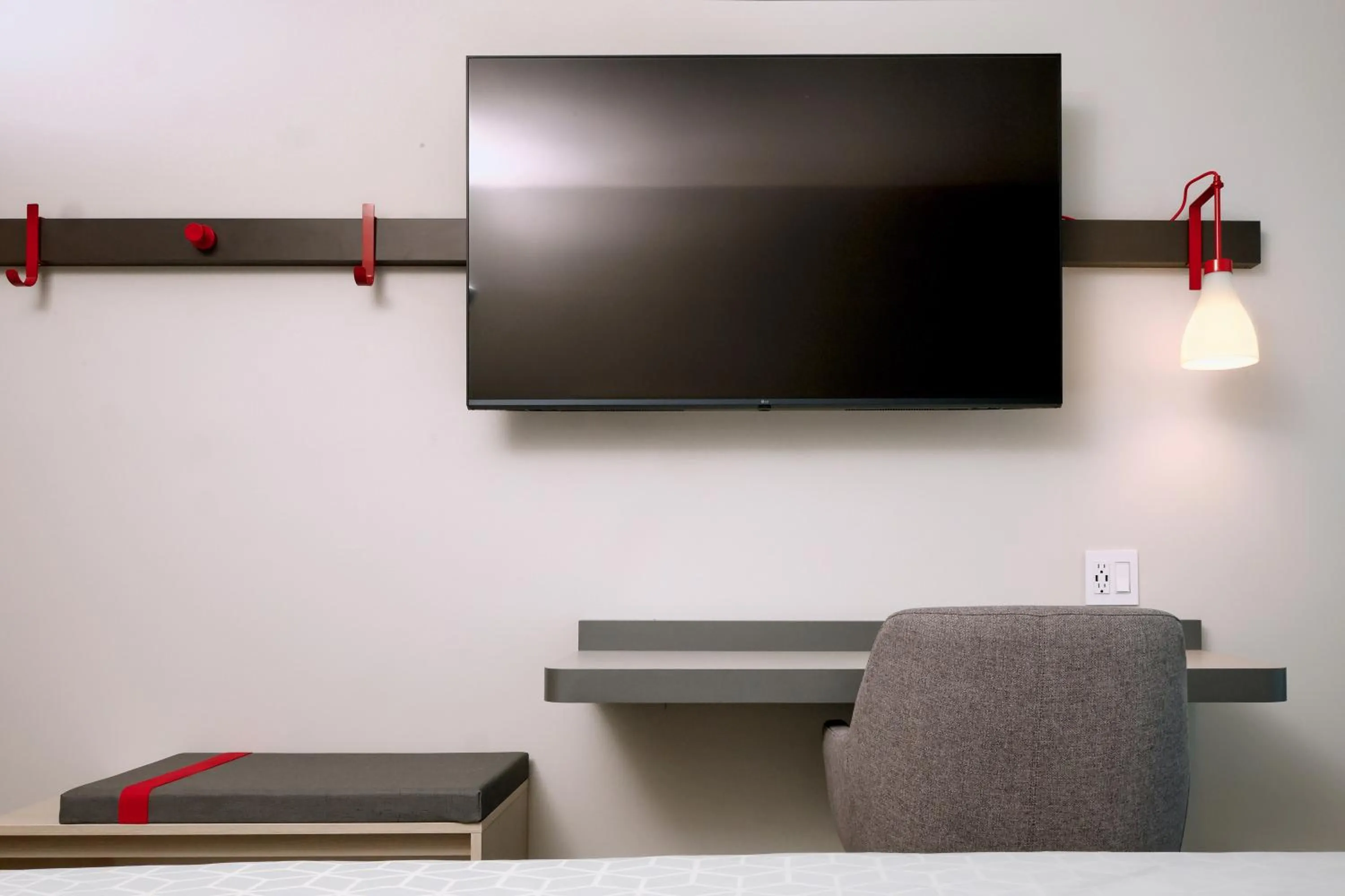 TV and multimedia in avid hotel Guadalajara Aeropuerto Norte