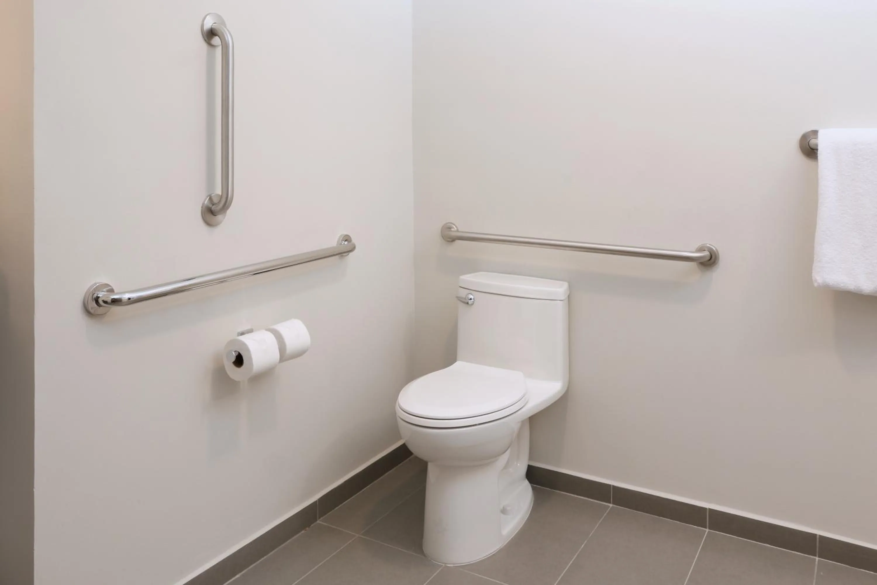 Bathroom in avid hotel Guadalajara Aeropuerto Norte