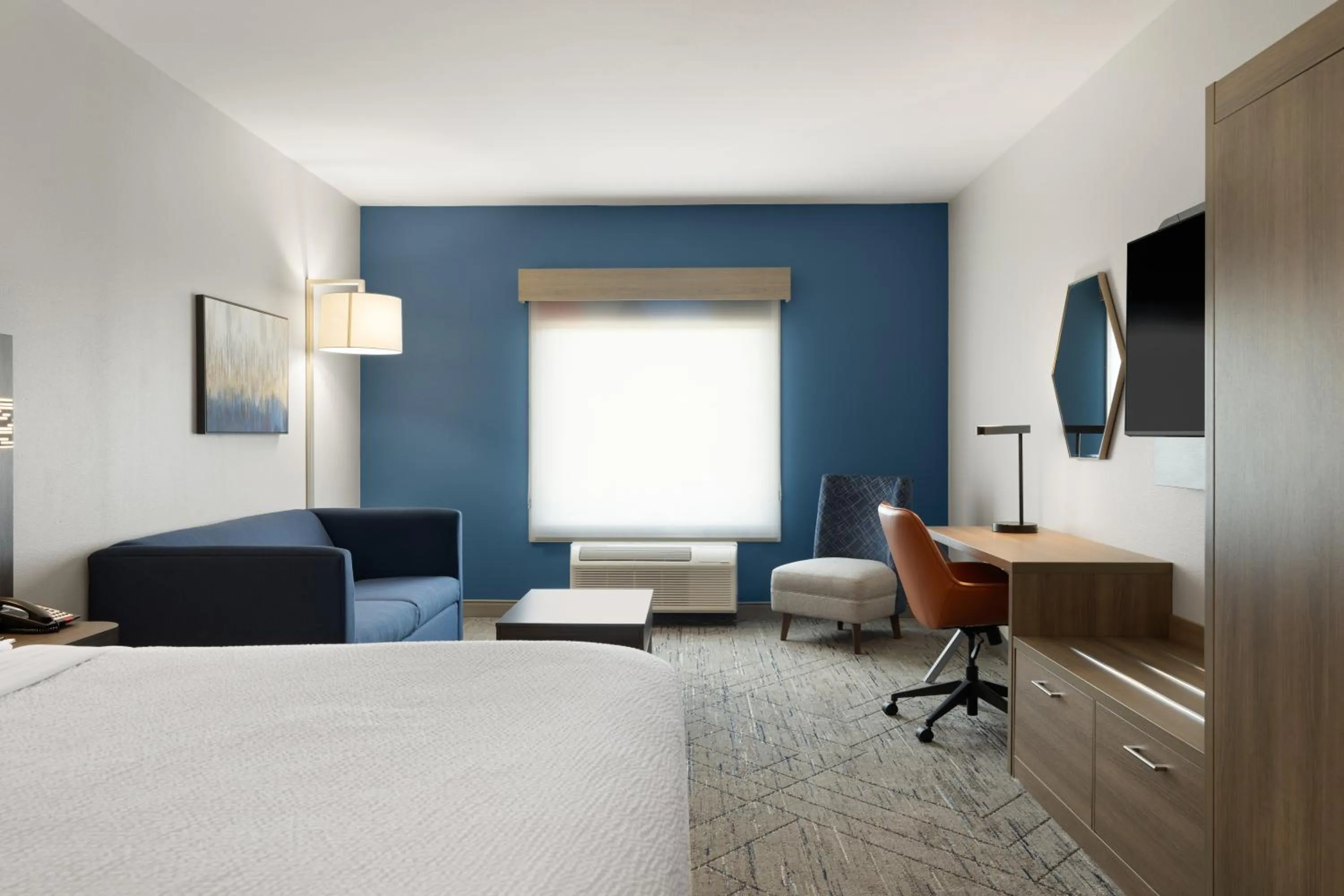 Bed in Holiday Inn Express & Suites Meridian I-20 by IHG