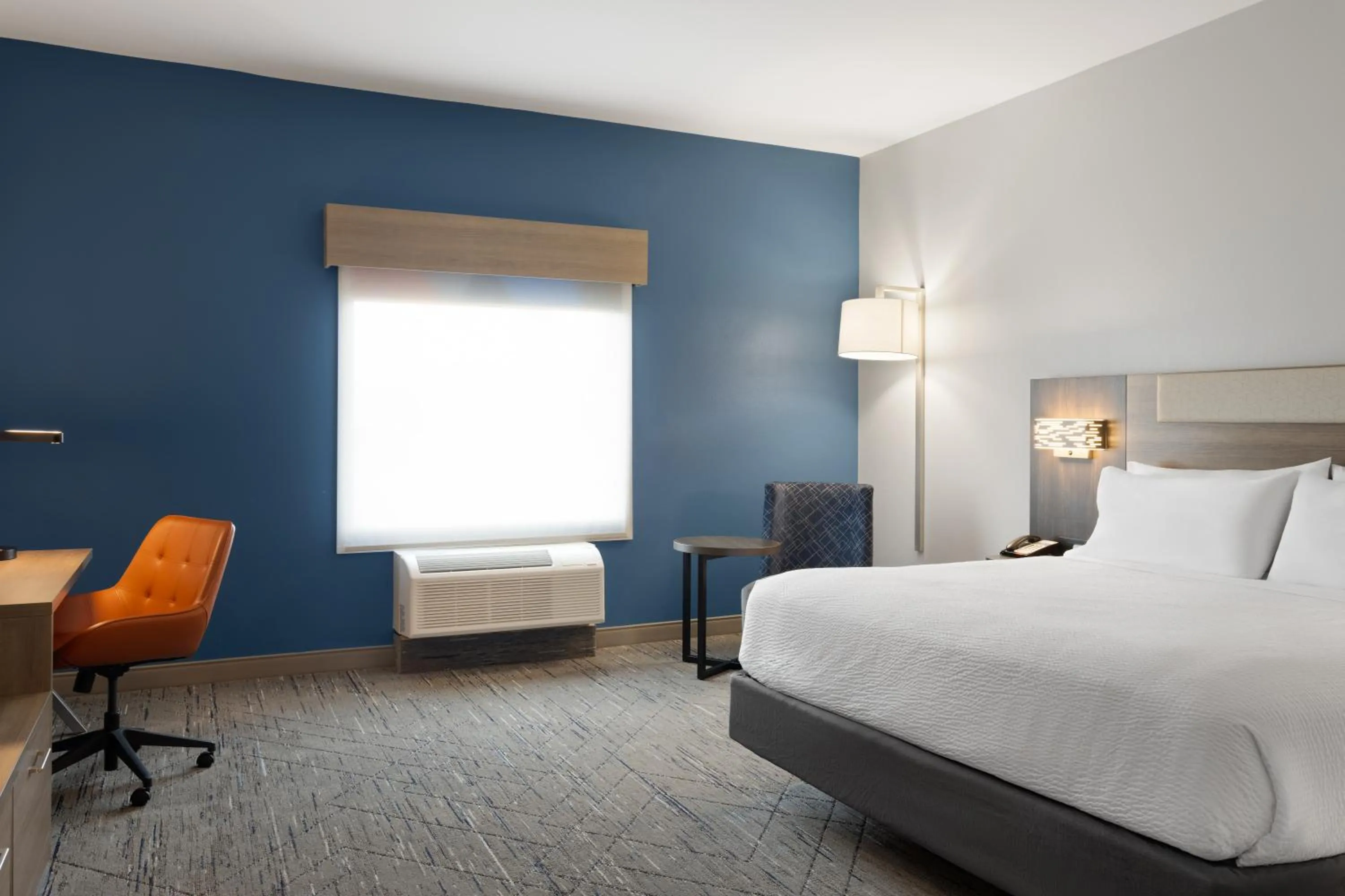 Bed in Holiday Inn Express & Suites Meridian I-20 by IHG