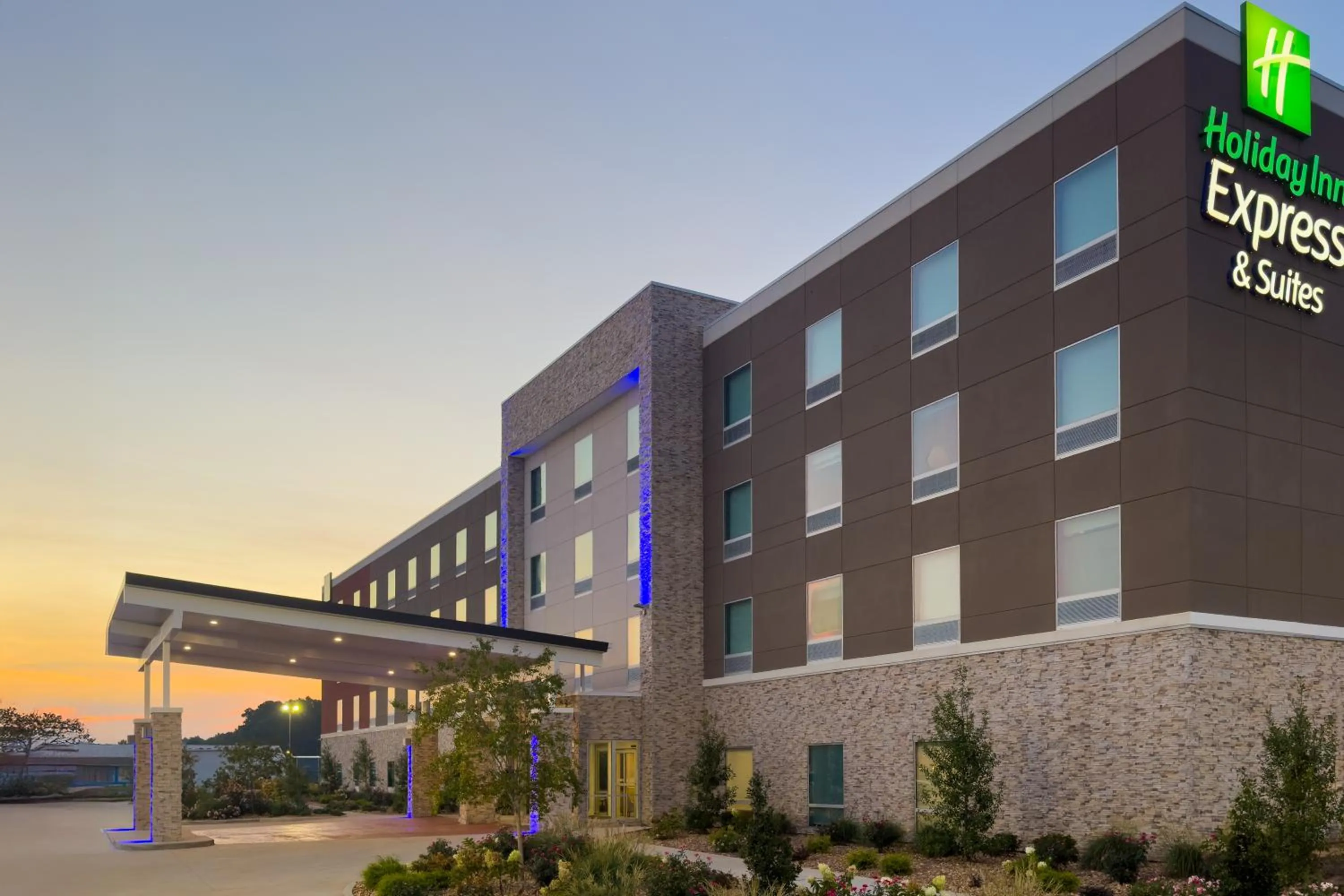 Property building in Holiday Inn Express & Suites Meridian I-20 by IHG