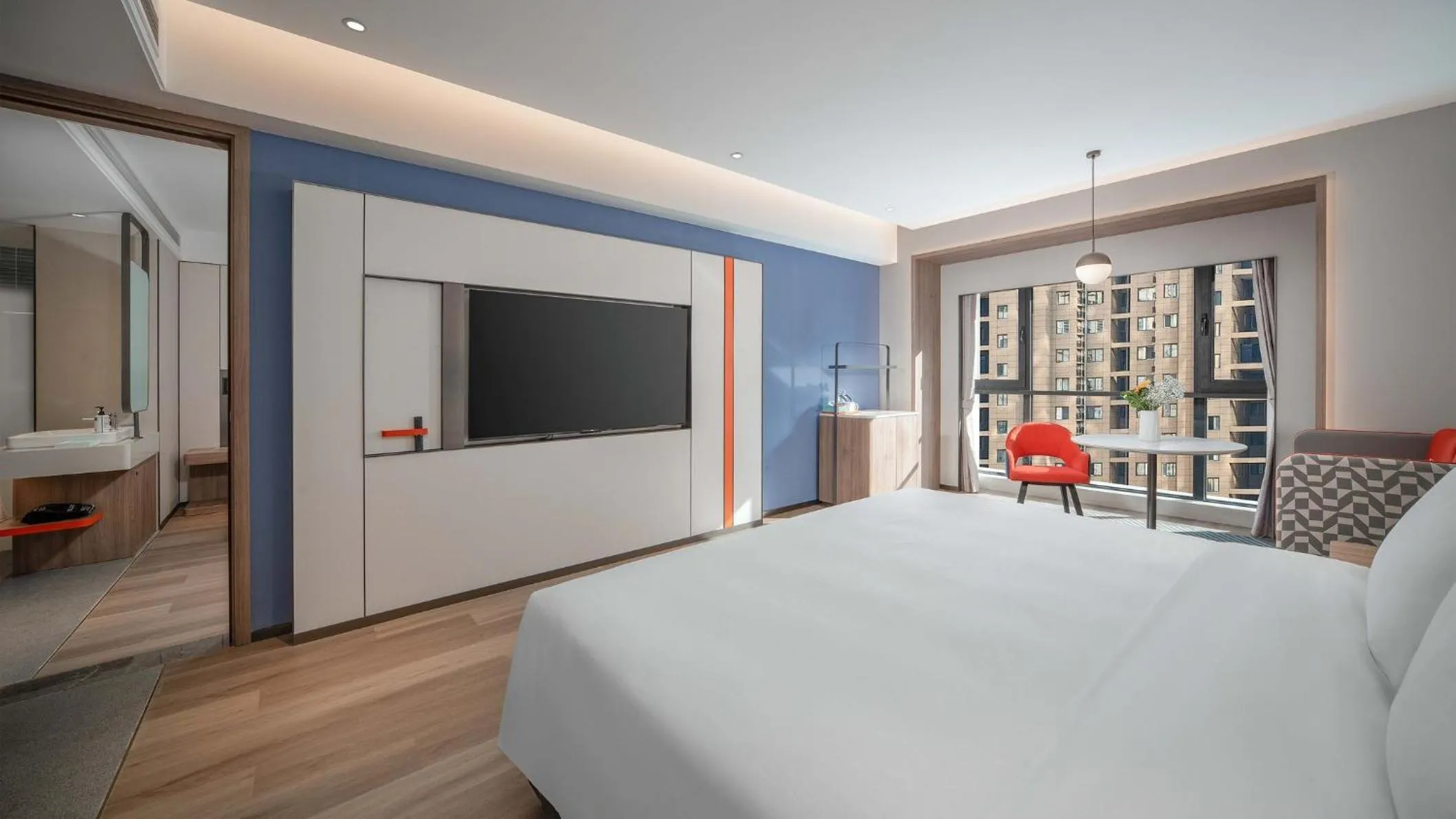 Photo of the whole room, Bed in Holiday Inn Express Xi'an Fengdong by IHG