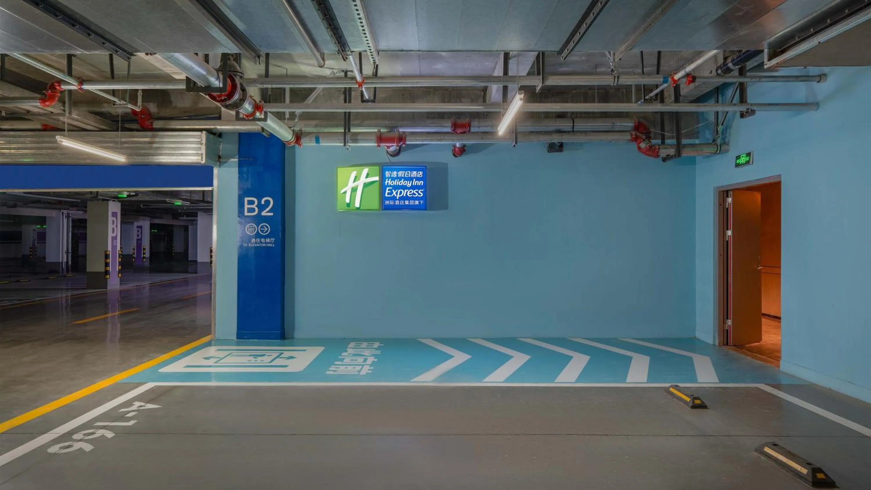 Parking in Holiday Inn Express Xi'an Fengdong by IHG