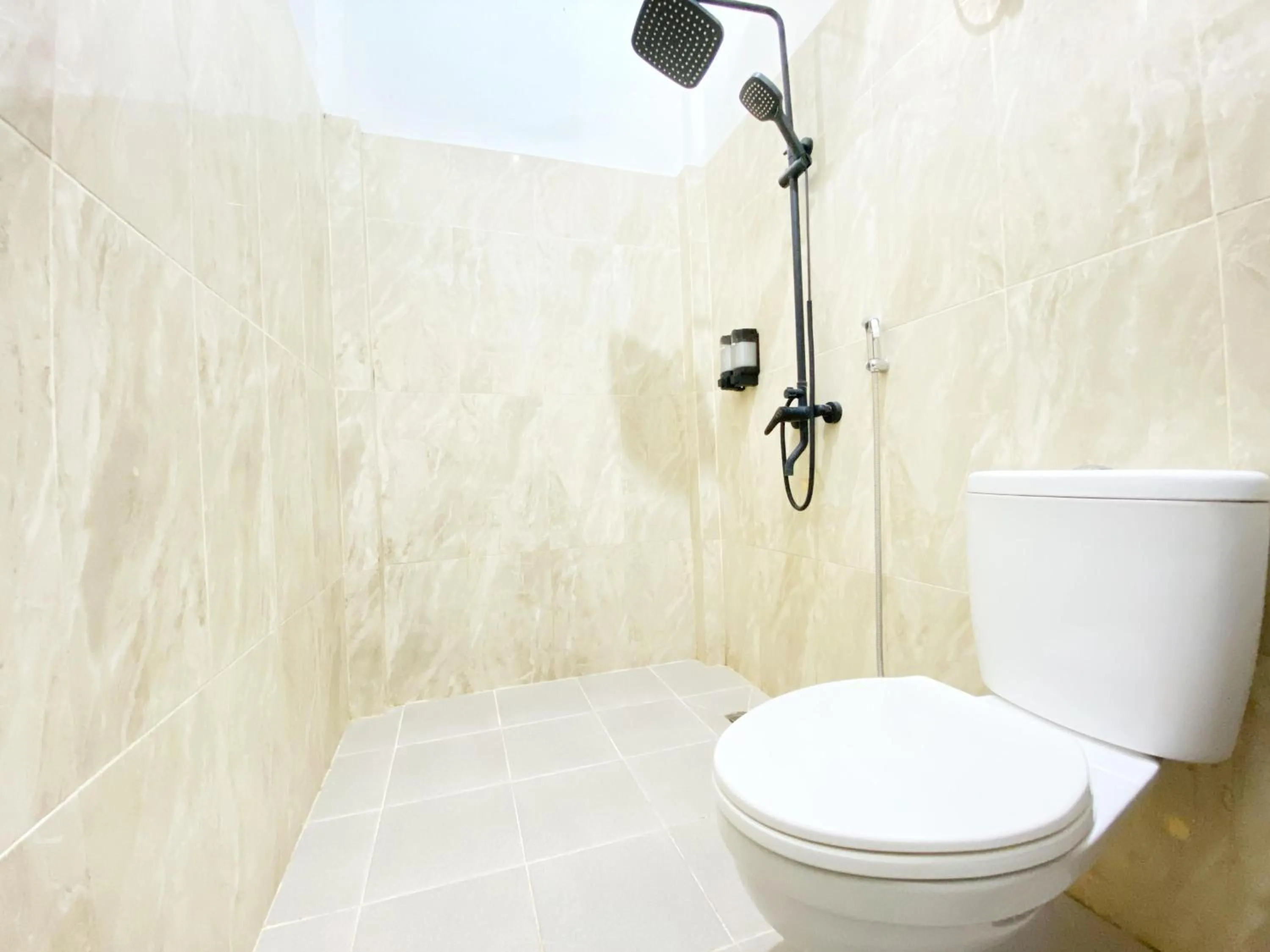 Shower in Bujai Mentawai Griya Hotel