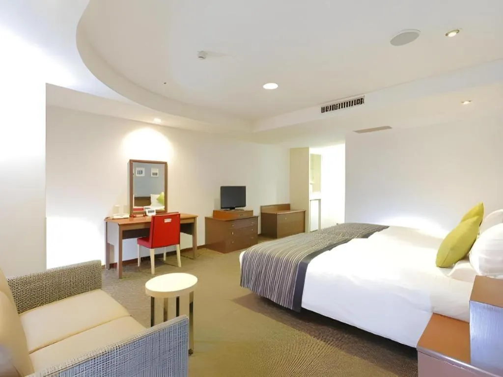 Bed in Utsunomiya Higashi Hotel