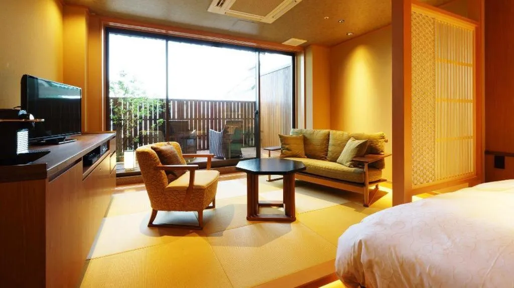 Bed in Shiratamano Yu Senkei