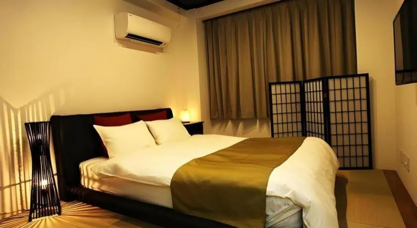 Bed in Rozy Hotel Namba