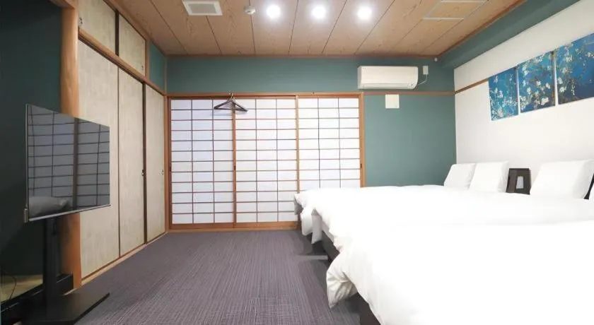 Bed in Rozy Hotel Namba