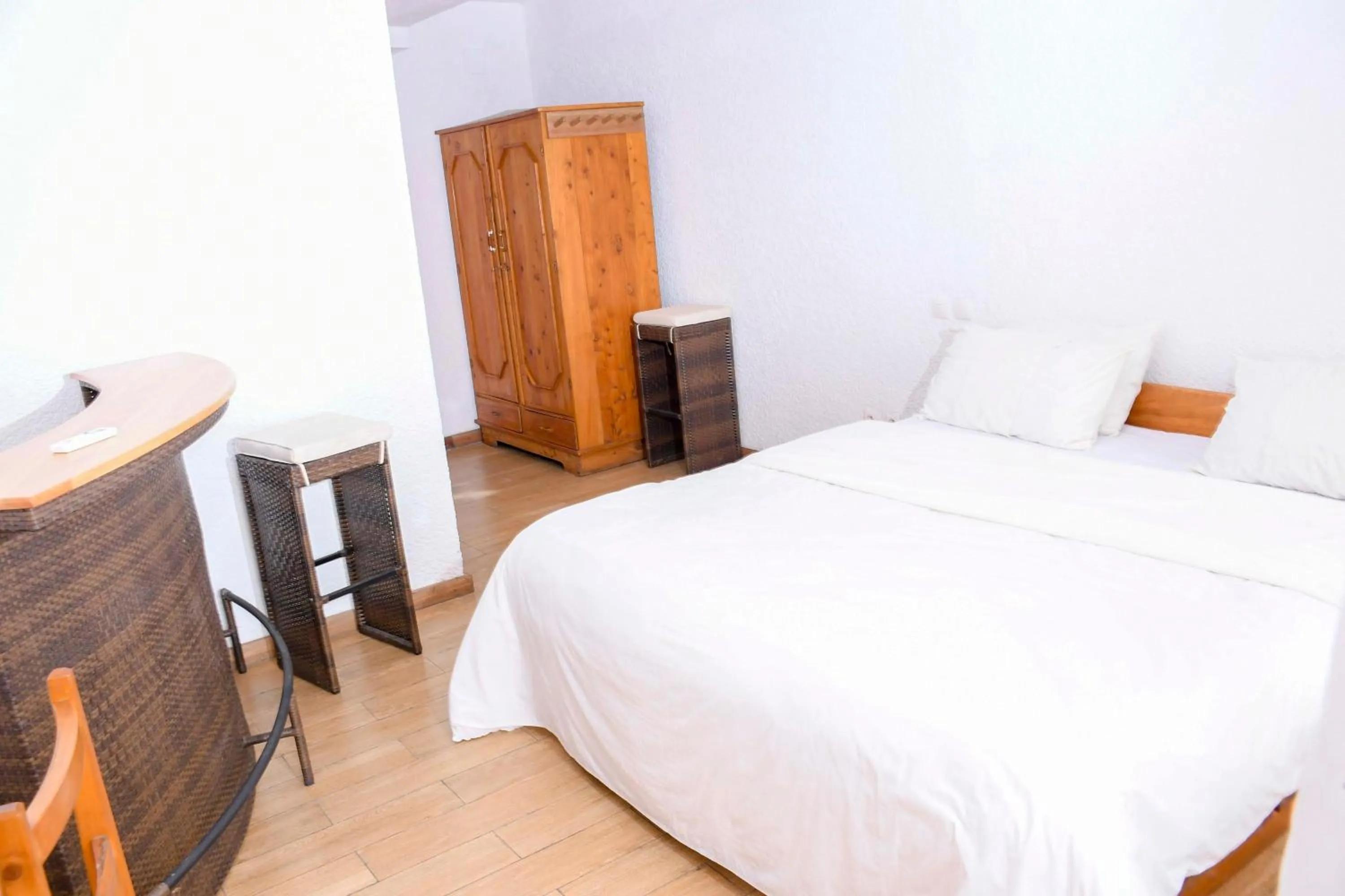 Breakfast, Bed in Kiriri Residence Hotel