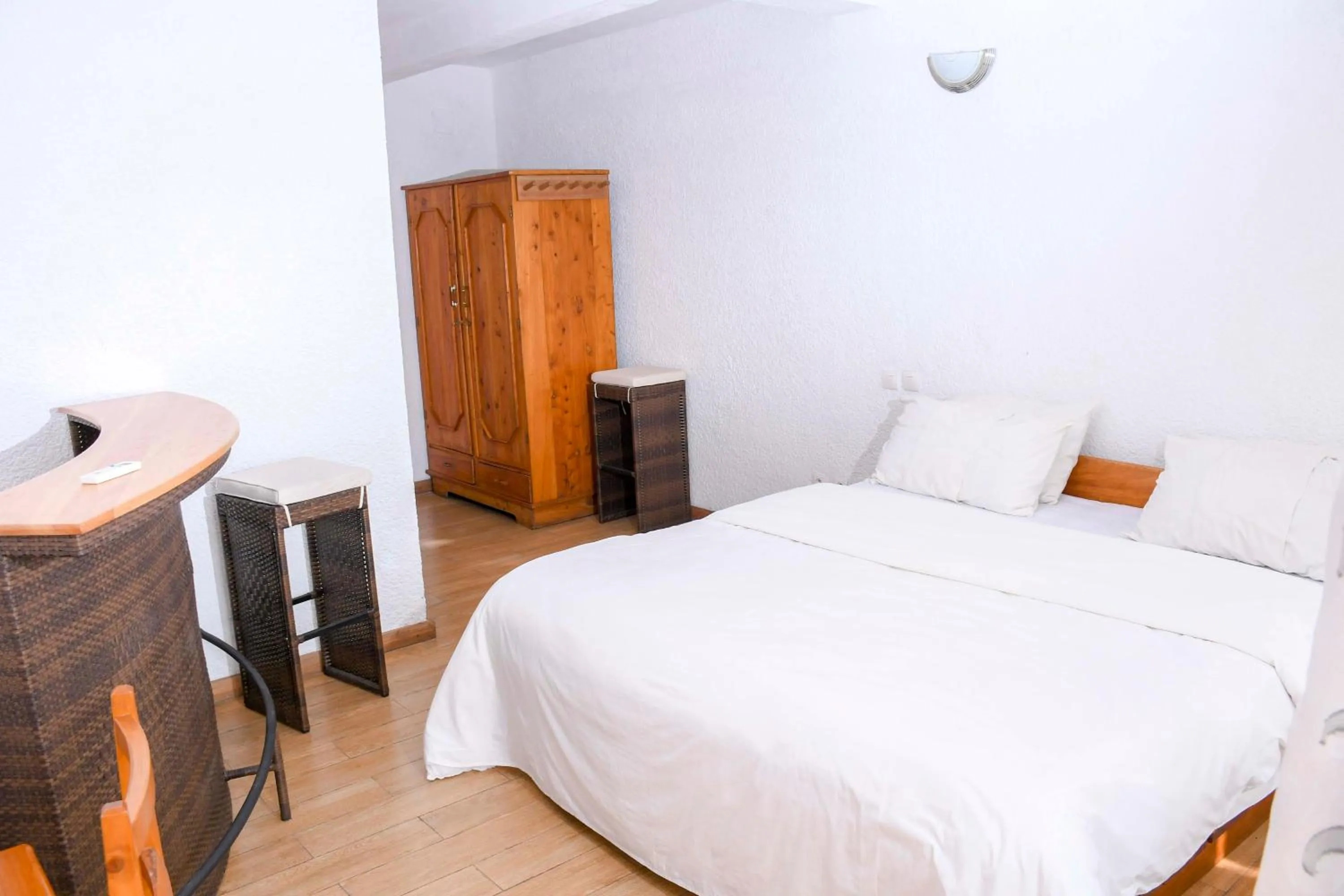 Breakfast, Bed in Kiriri Residence Hotel