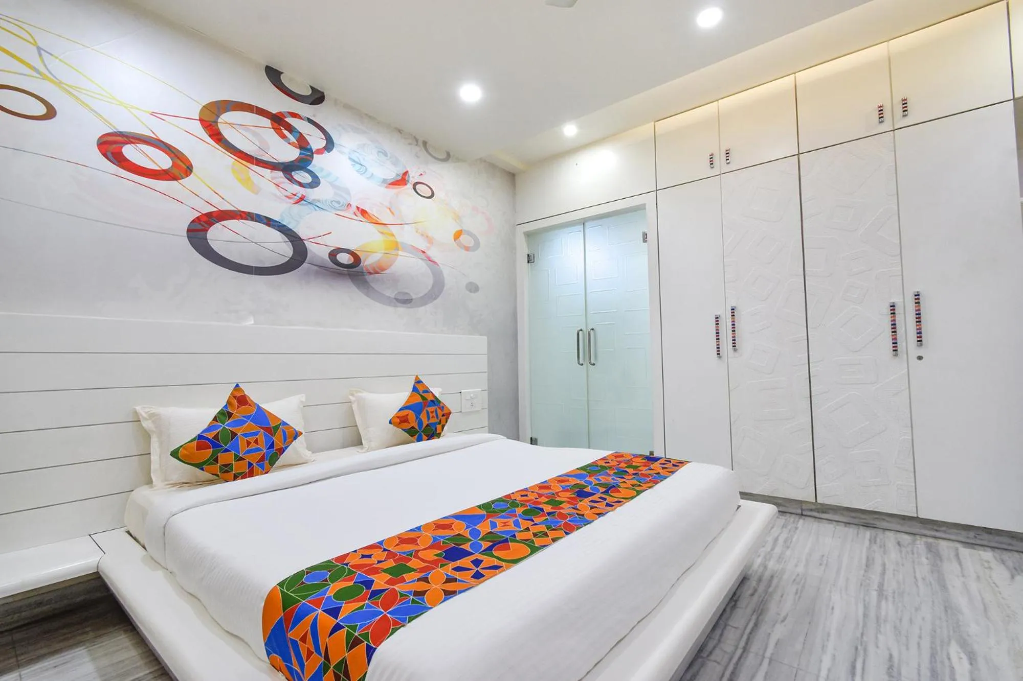 Bed in FabHotel De Alphabet II - Nr Ameerpet Metro Station