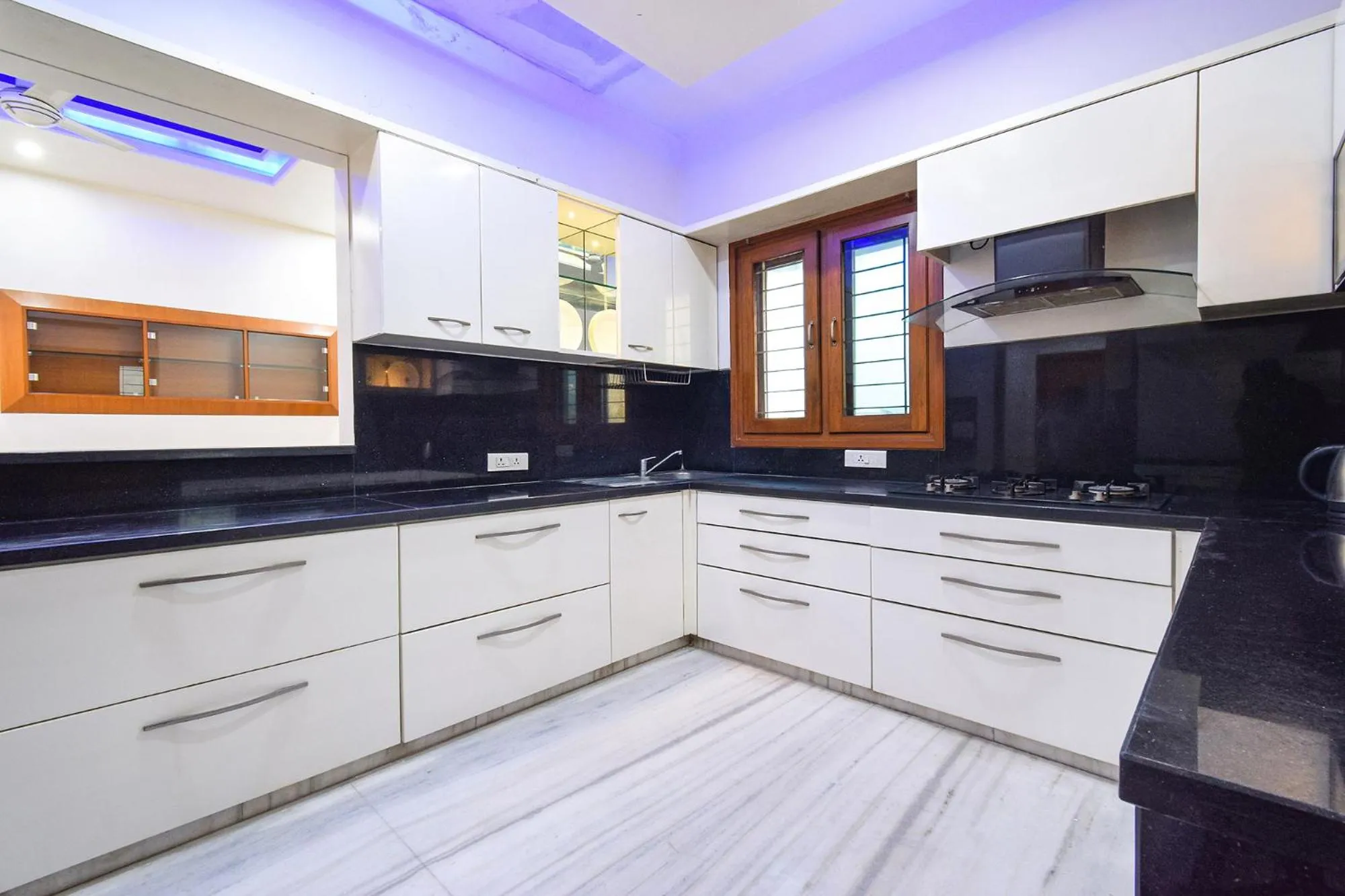 Kitchen or kitchenette in FabHotel De Alphabet II - Nr Ameerpet Metro Station