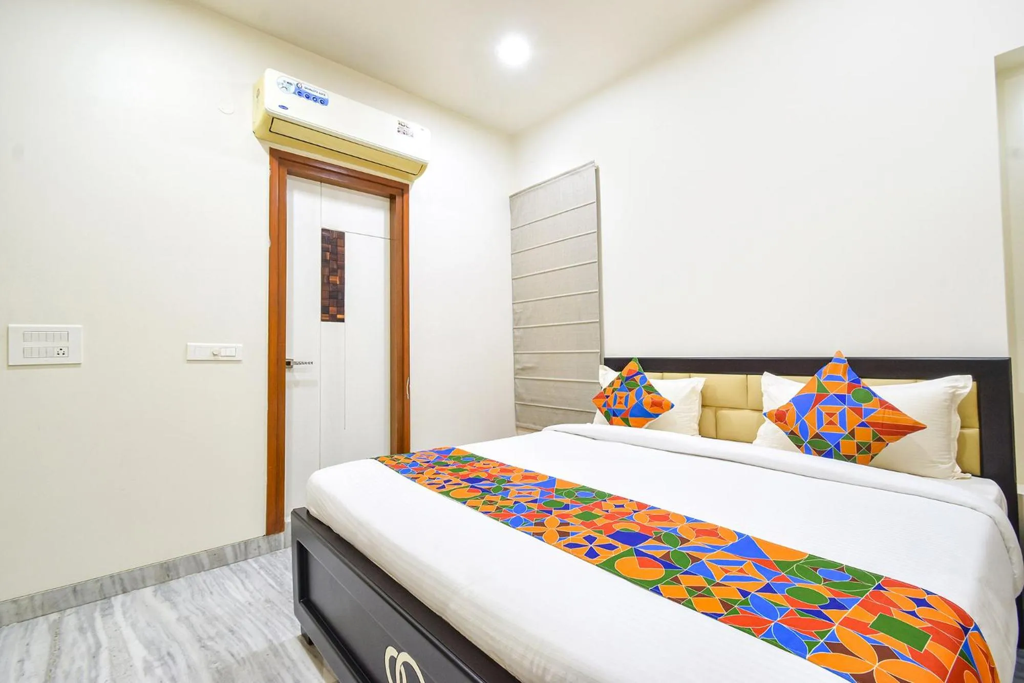 Bed in FabHotel De Alphabet II - Nr Ameerpet Metro Station