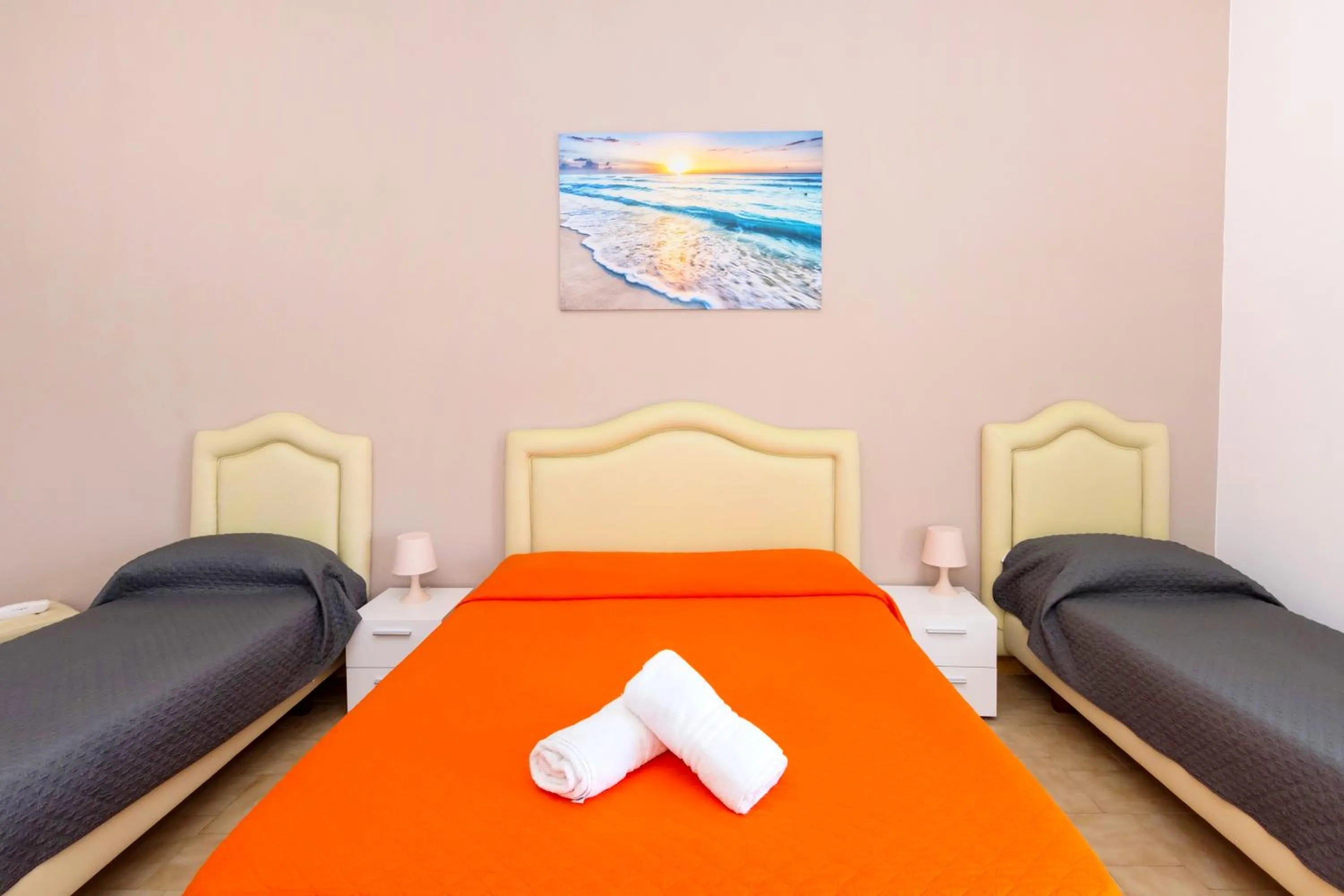 Bed in Sisters Hotel