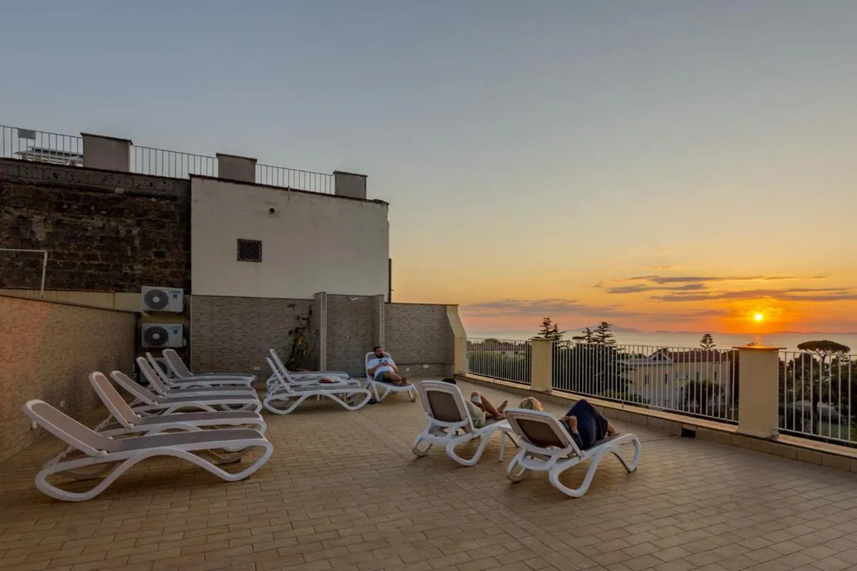 Balcony/Terrace in Sisters Hotel