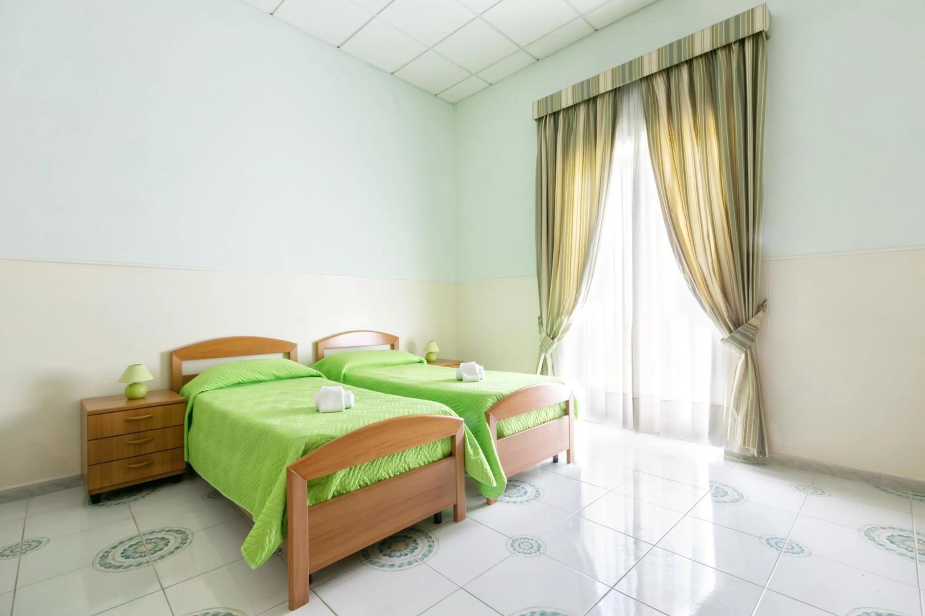 Photo of the whole room, Bed in Sisters Hotel