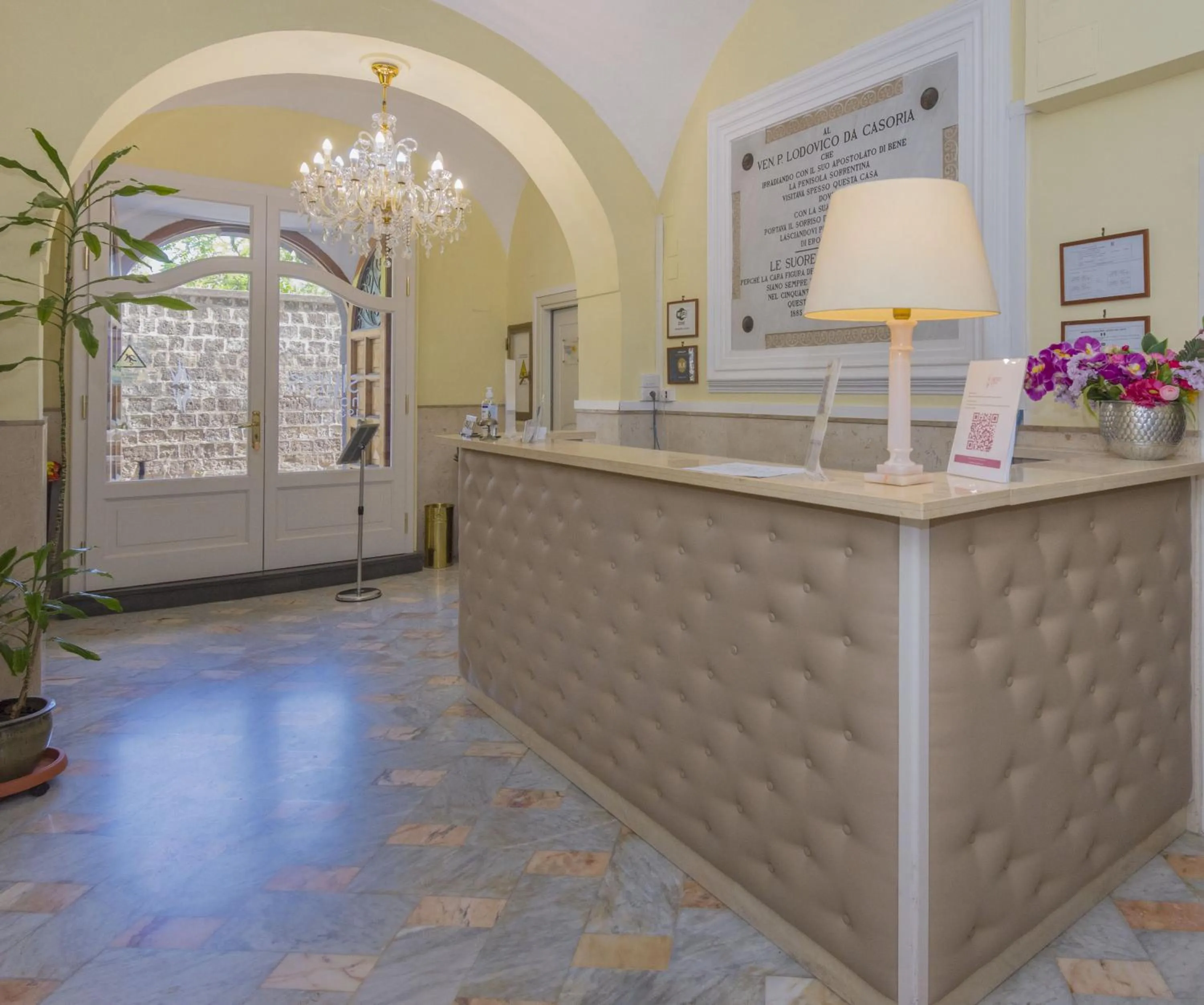 Lobby or reception in Sisters Hotel