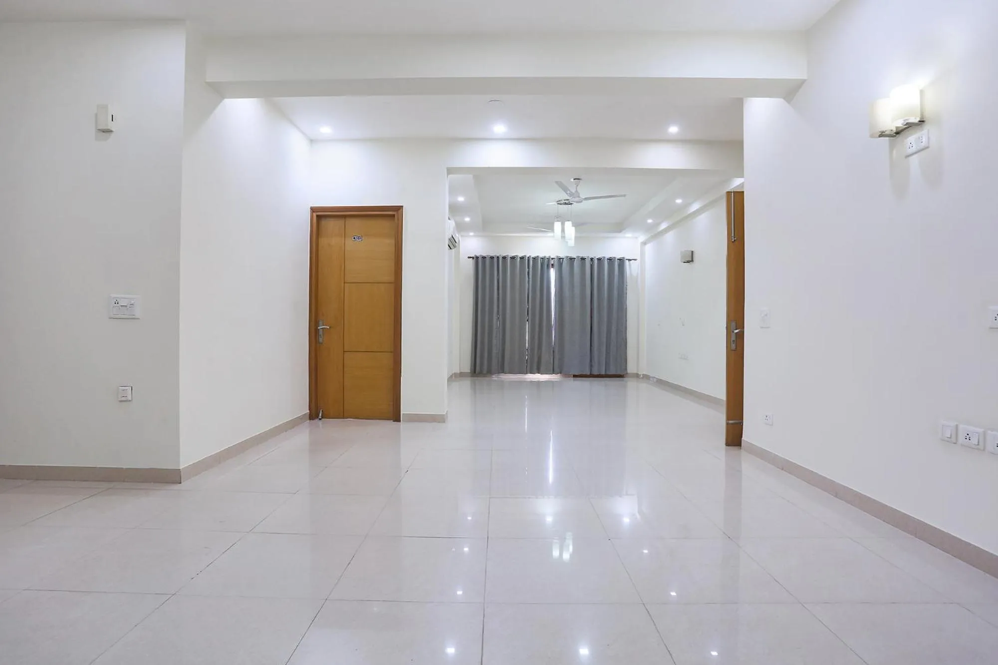 Lobby or reception in FabHotel New Journey Hospitality Near MG Road & Sikanderpur Metro