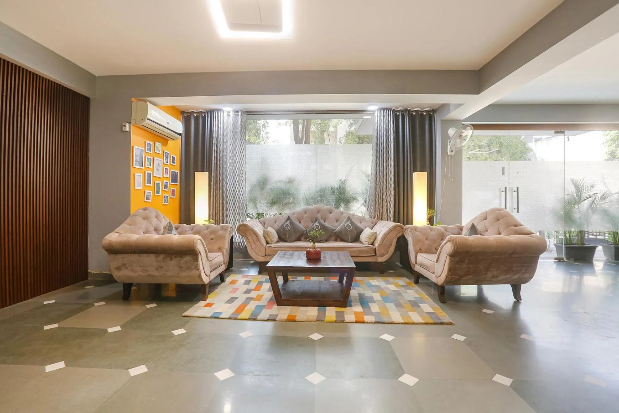 Restaurant/places to eat in FabHotel New Journey Hospitality Near MG Road & Sikanderpur Metro