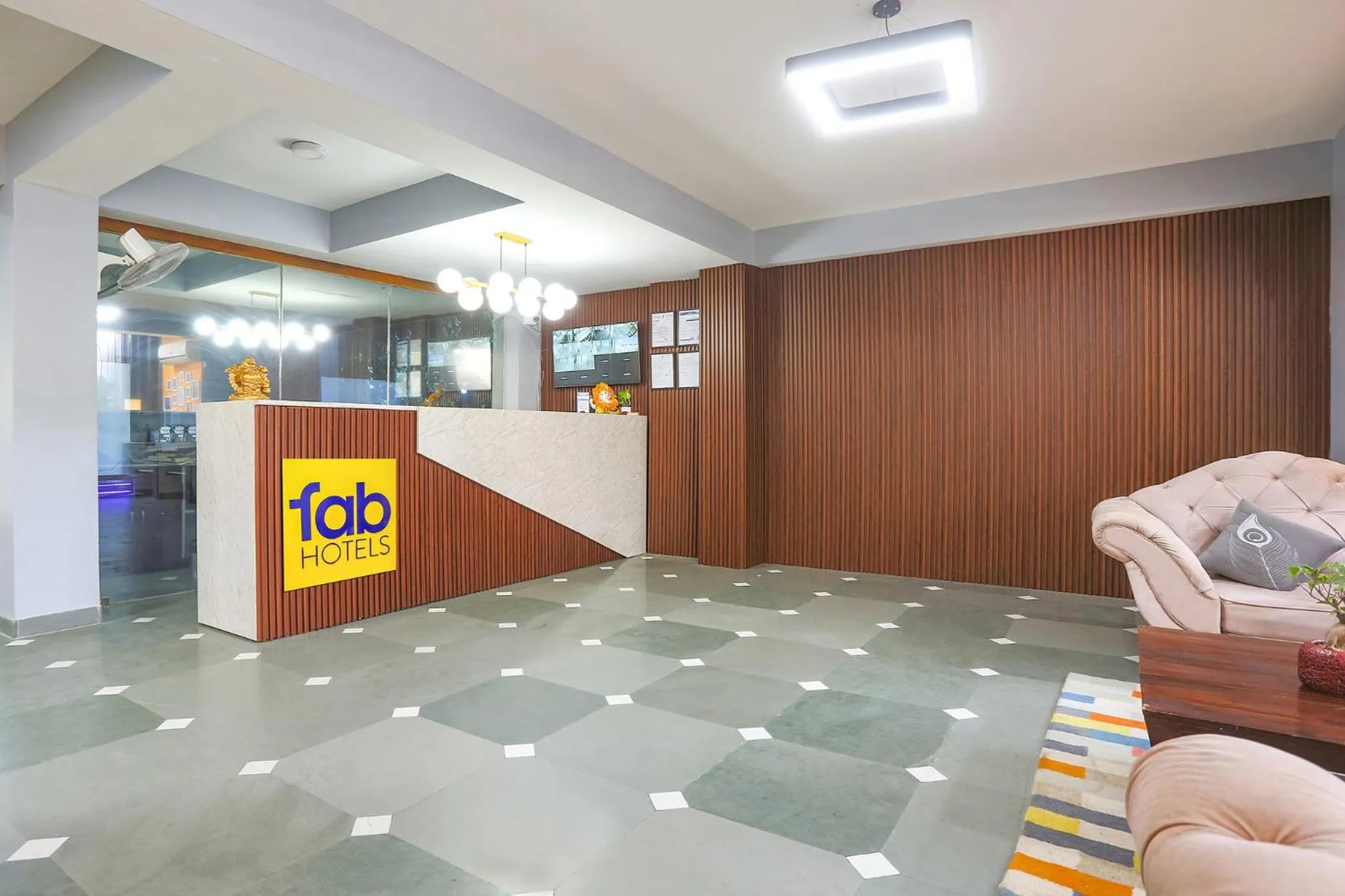Lobby or reception in FabHotel New Journey Hospitality Near MG Road & Sikanderpur Metro