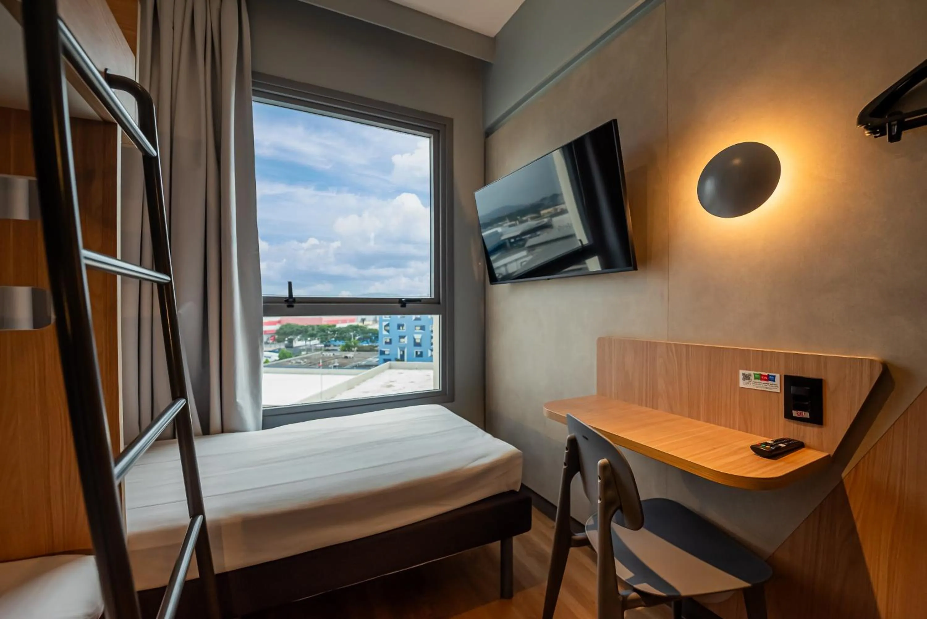 Photo of the whole room, Bed in Ibis Budget Guarulhos Aeroporto