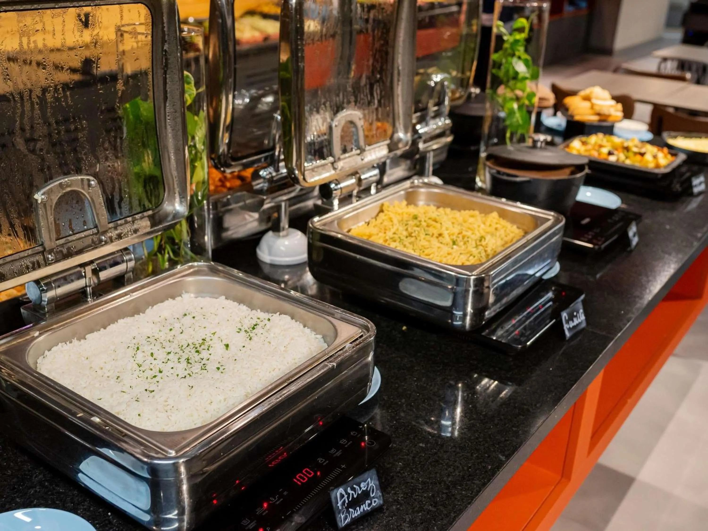 Restaurant/places to eat in Ibis Budget Guarulhos Aeroporto