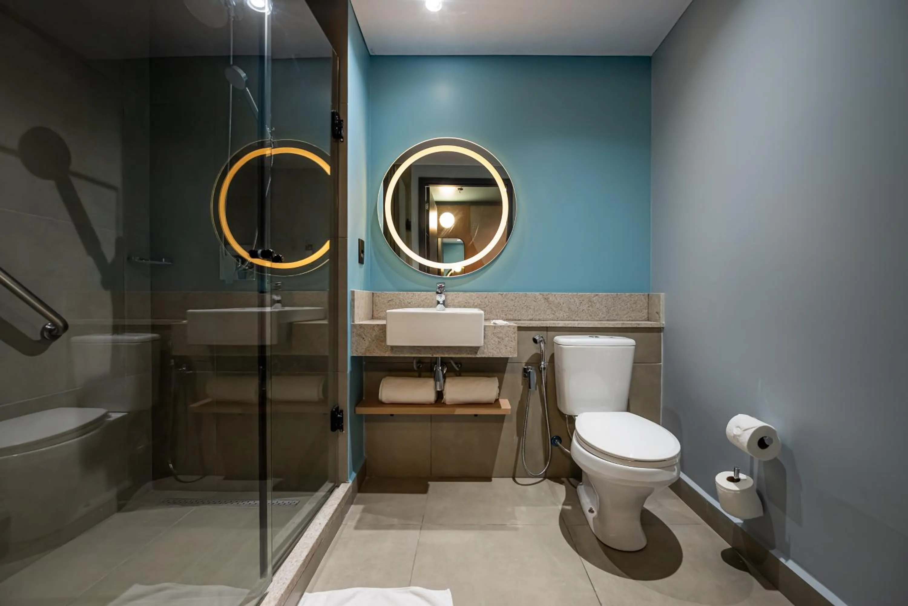 Toilet in Ibis Budget Guarulhos Aeroporto