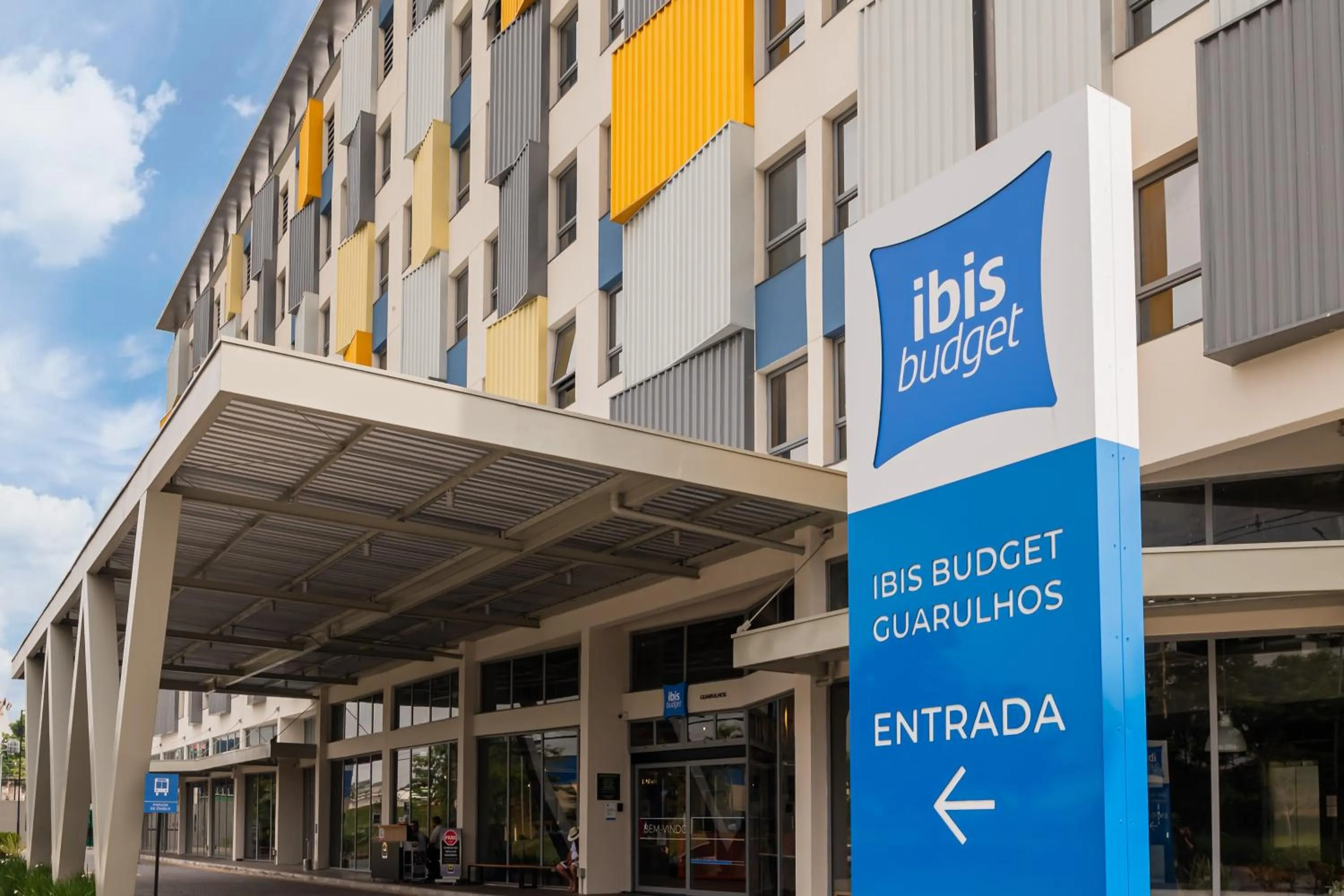 Facade/entrance in Ibis Budget Guarulhos Aeroporto