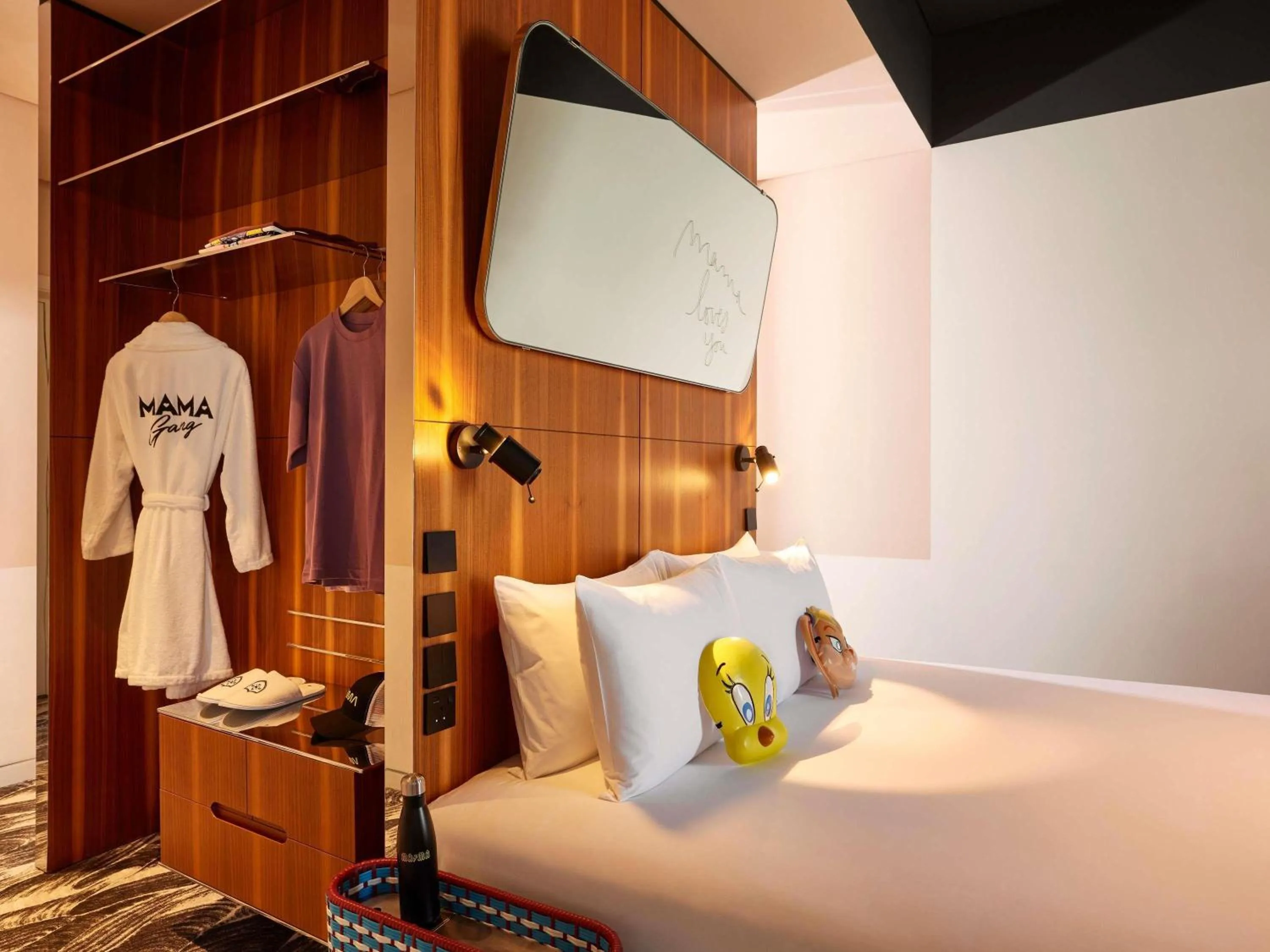 Bedroom, Bed in Mama Shelter Dubai