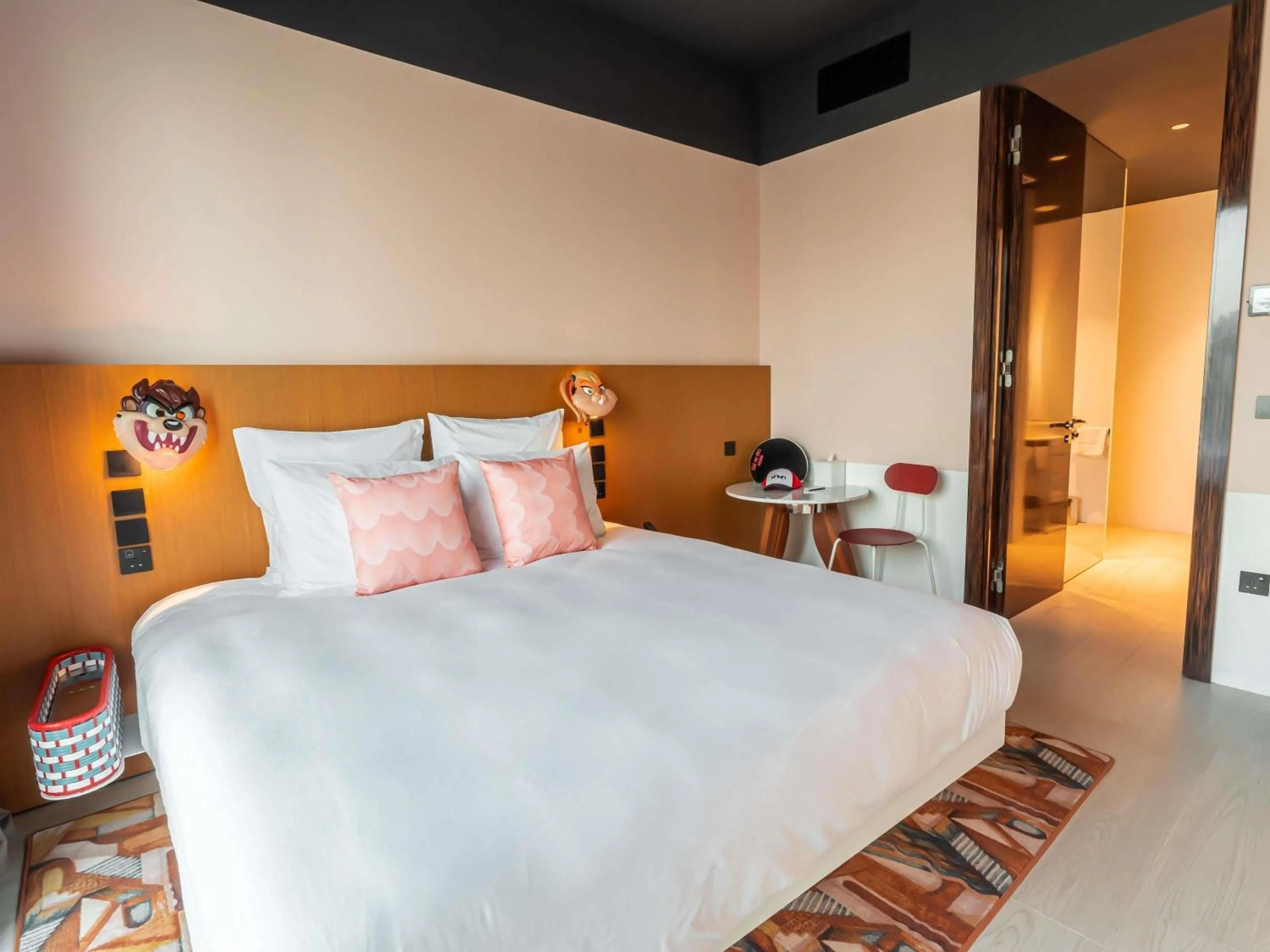 Bedroom, Bed in Mama Shelter Dubai