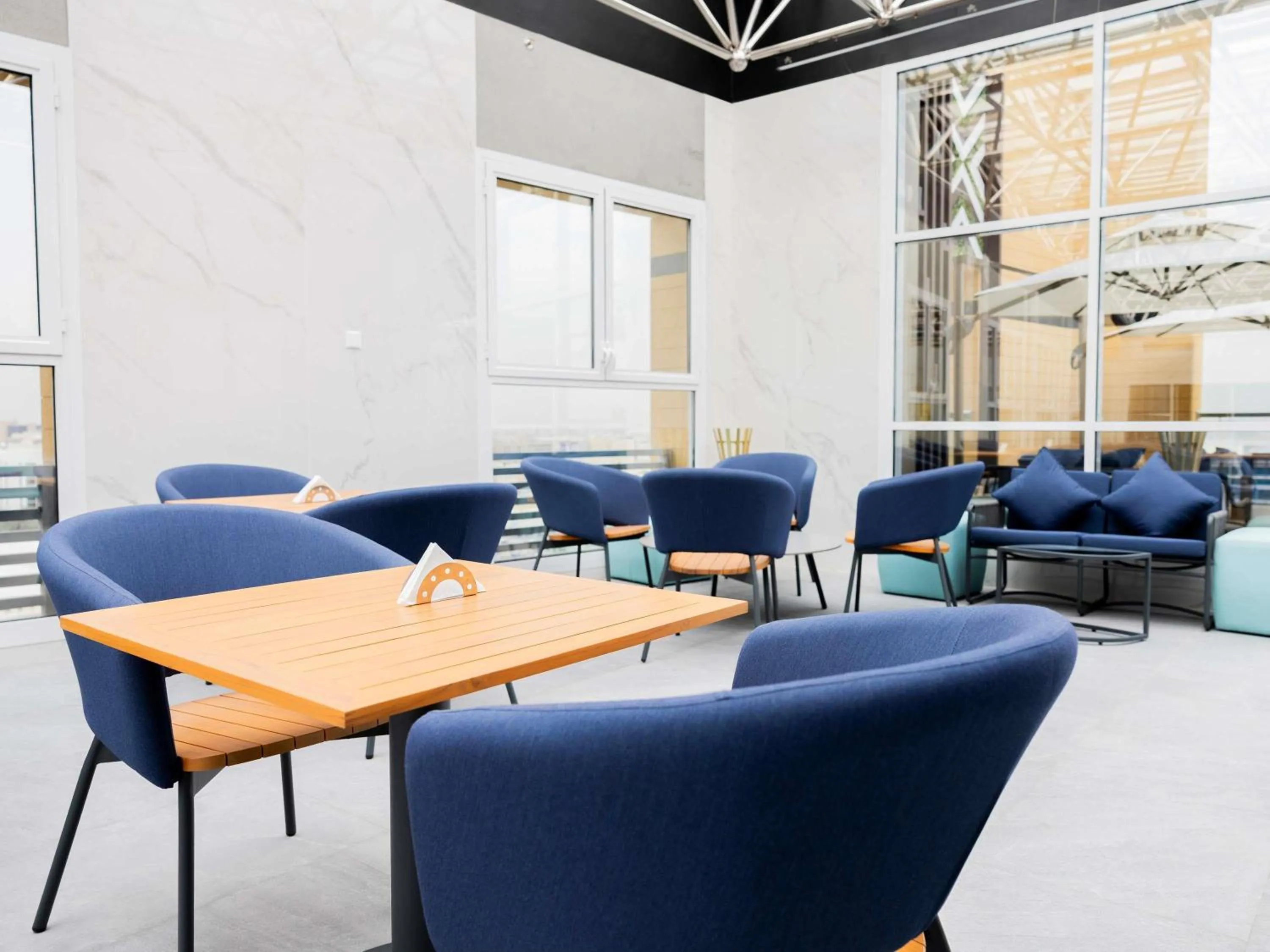 Lounge or bar in Mercure Riyadh Al Anoud