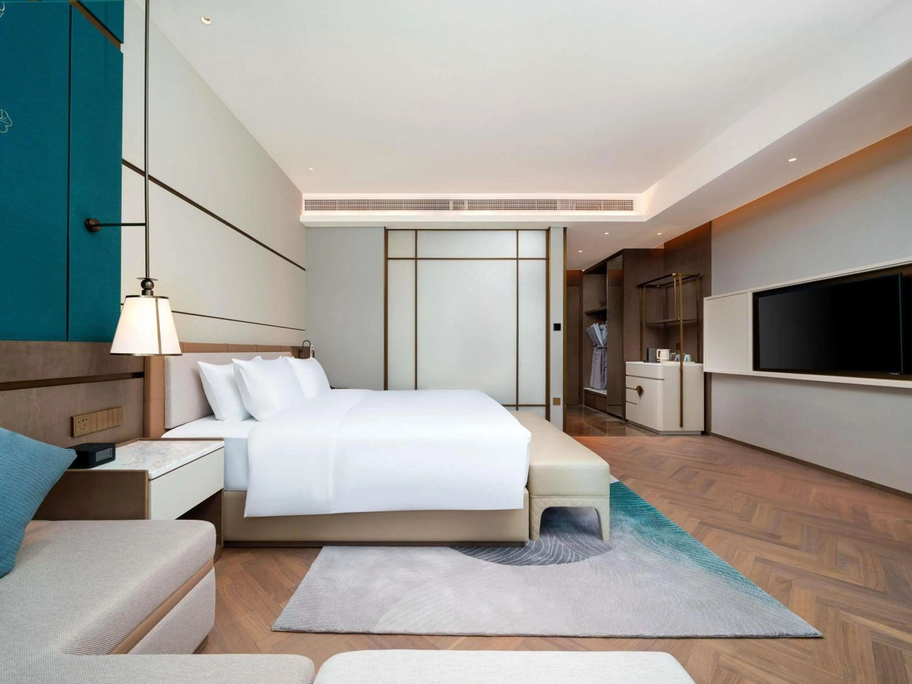 Bedroom in Grand Mercure Hangzhou Qingshan Lake