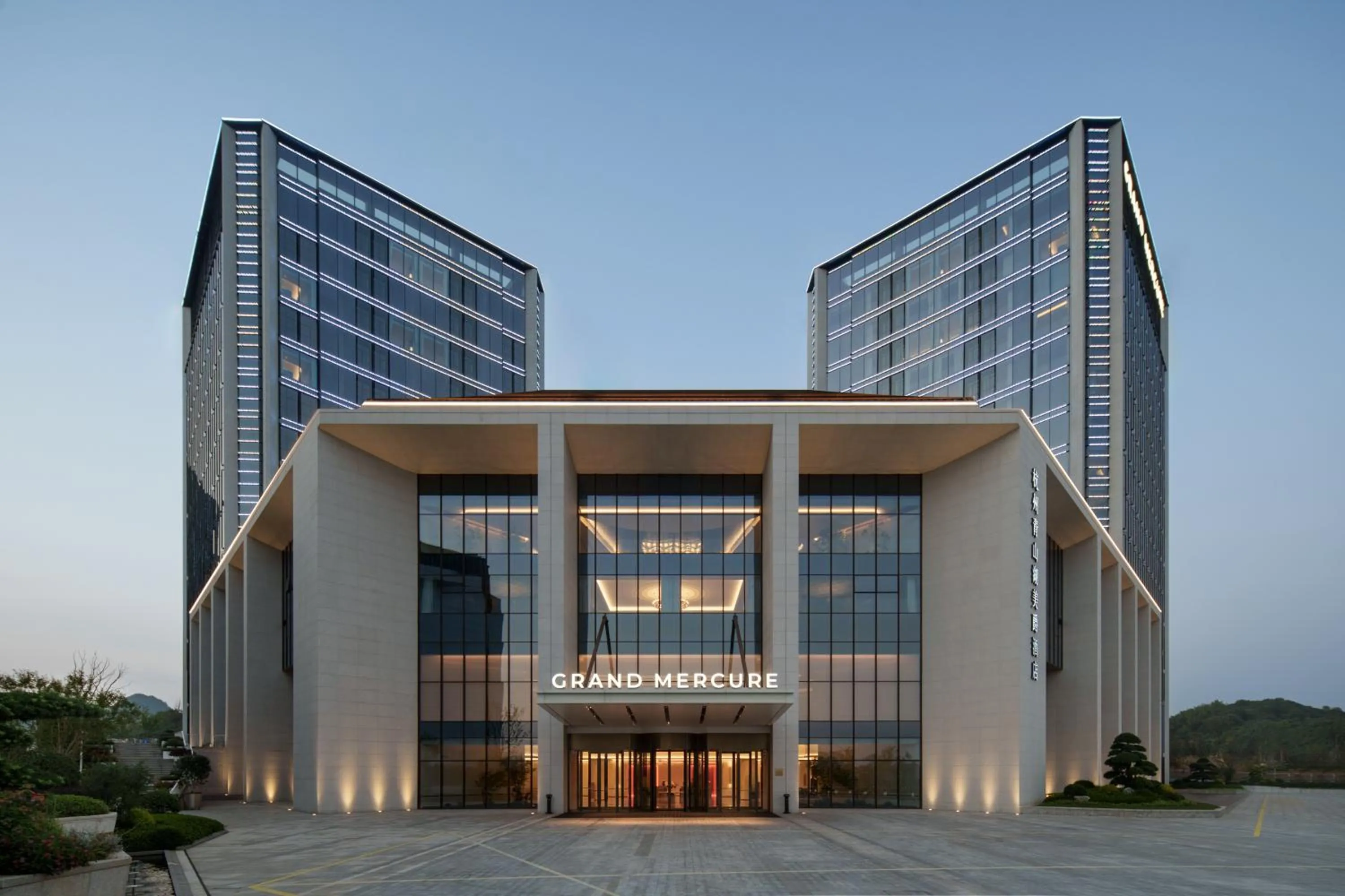 Property building in Grand Mercure Hangzhou Qingshan Lake
