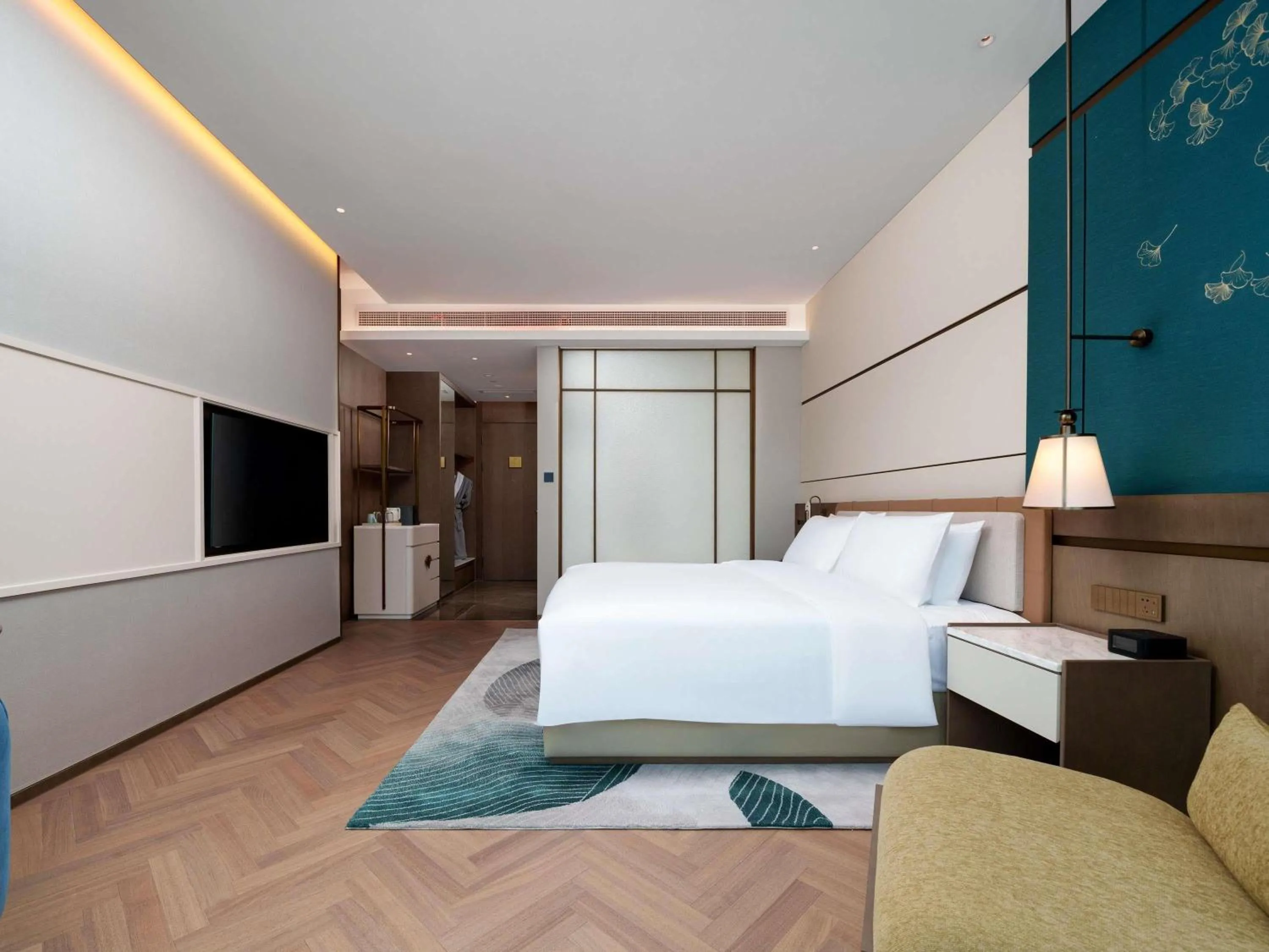 Bedroom in Grand Mercure Hangzhou Qingshan Lake