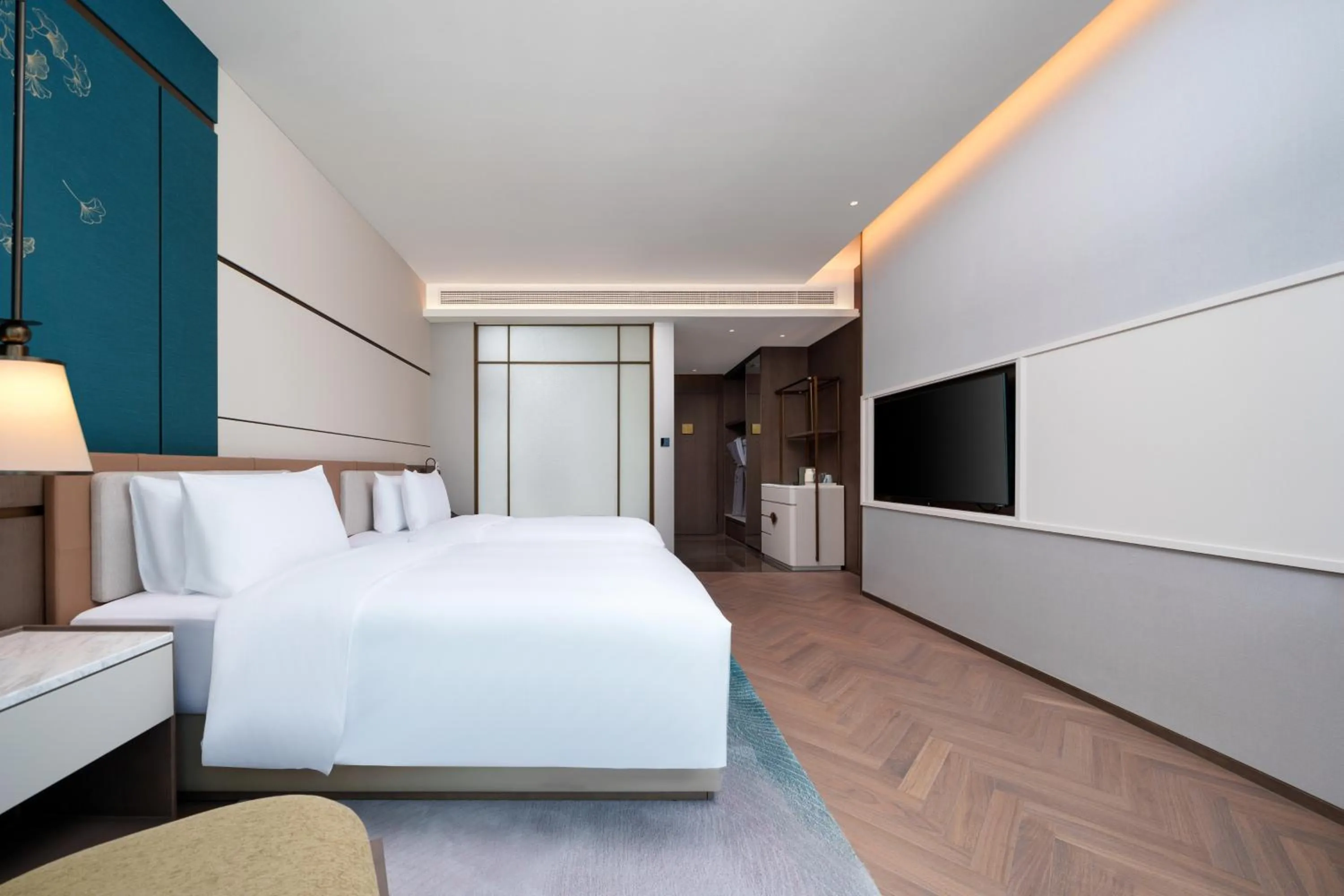 TV and multimedia in Grand Mercure Hangzhou Qingshan Lake